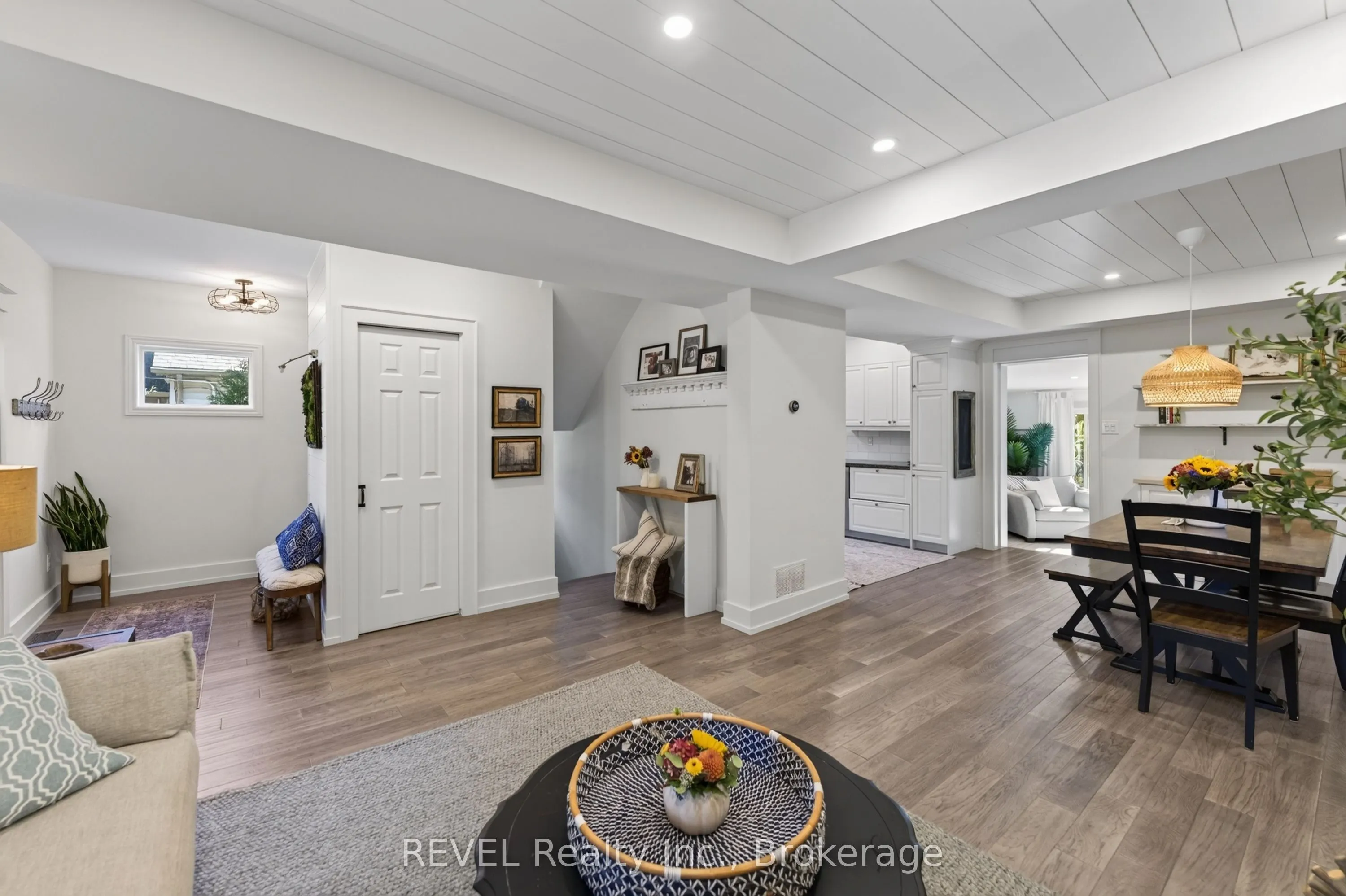 6 ELM Avenue