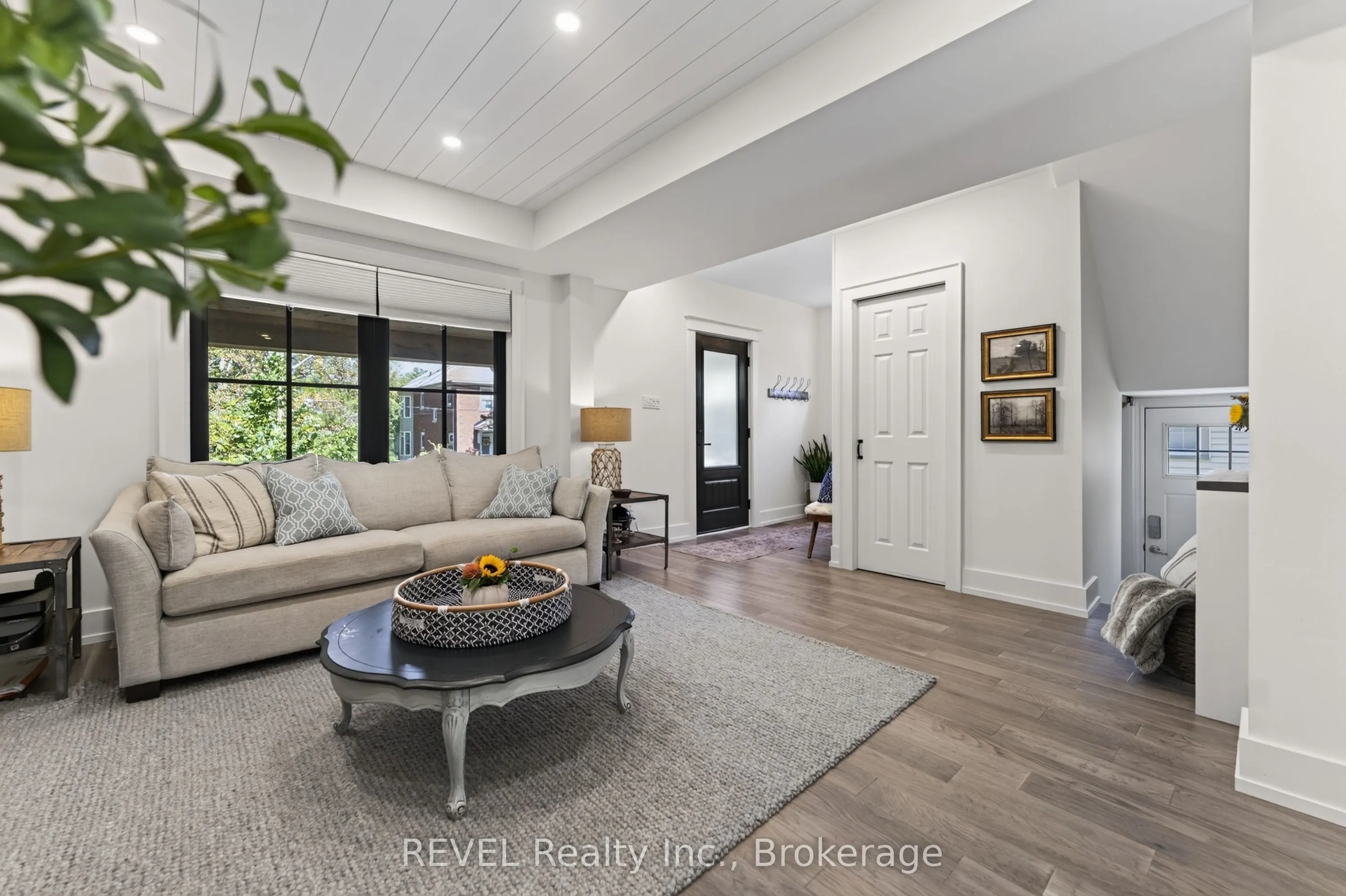 6 ELM Avenue
