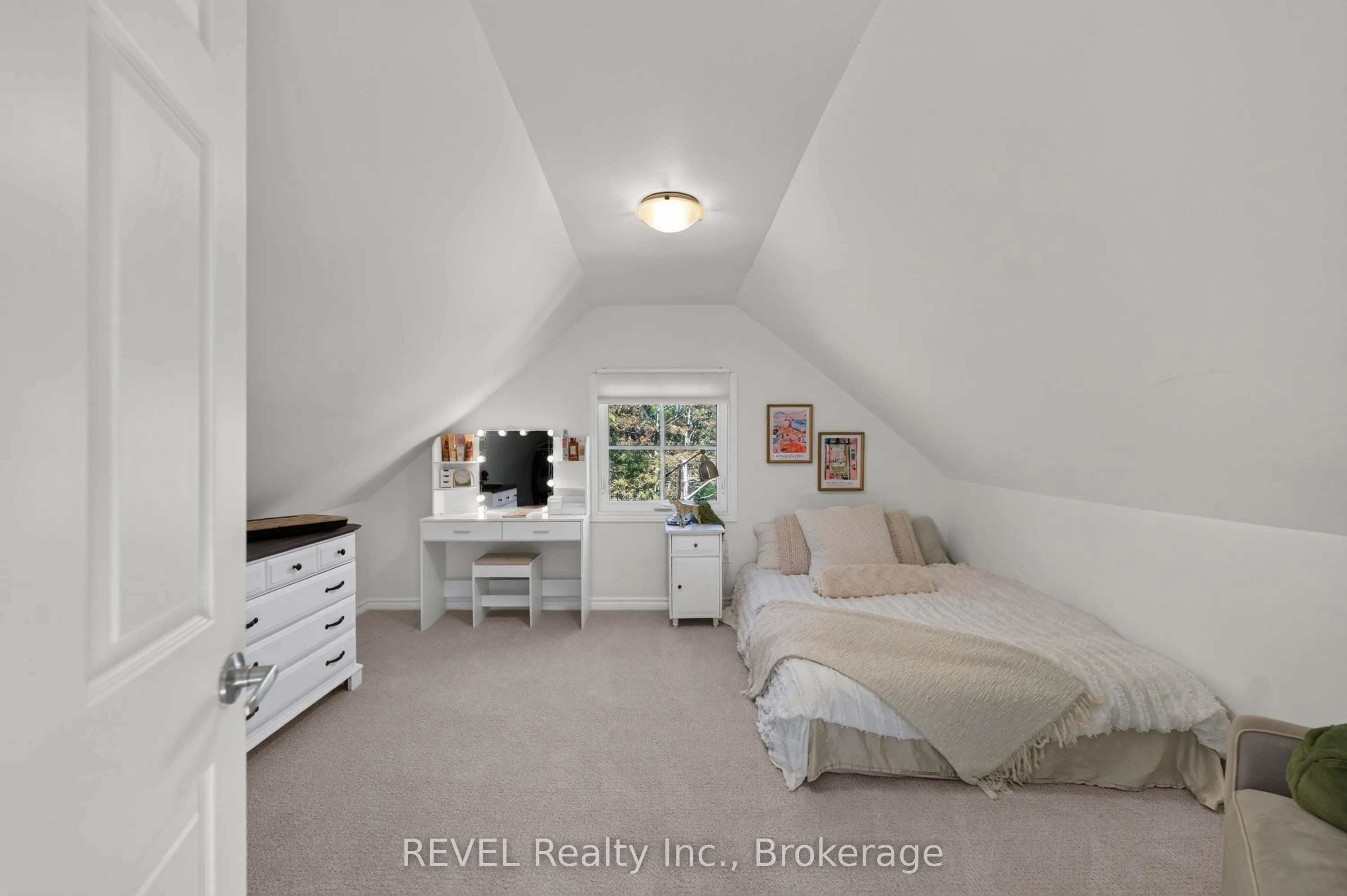 6 ELM Avenue