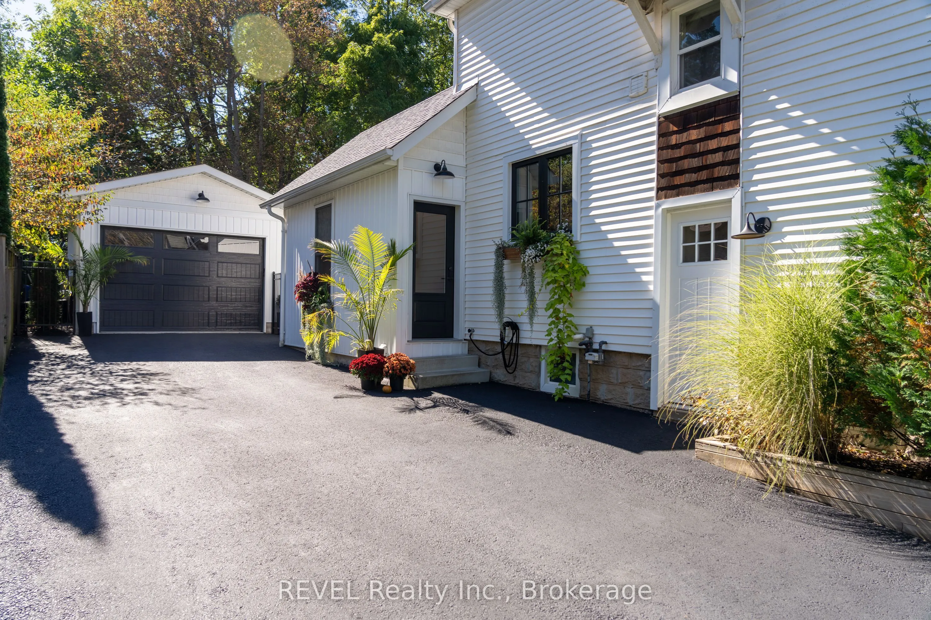 6 ELM Avenue