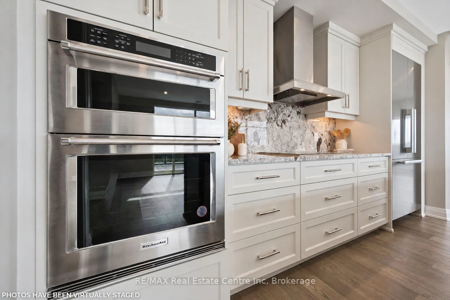 71 Wyndham Street S #1104