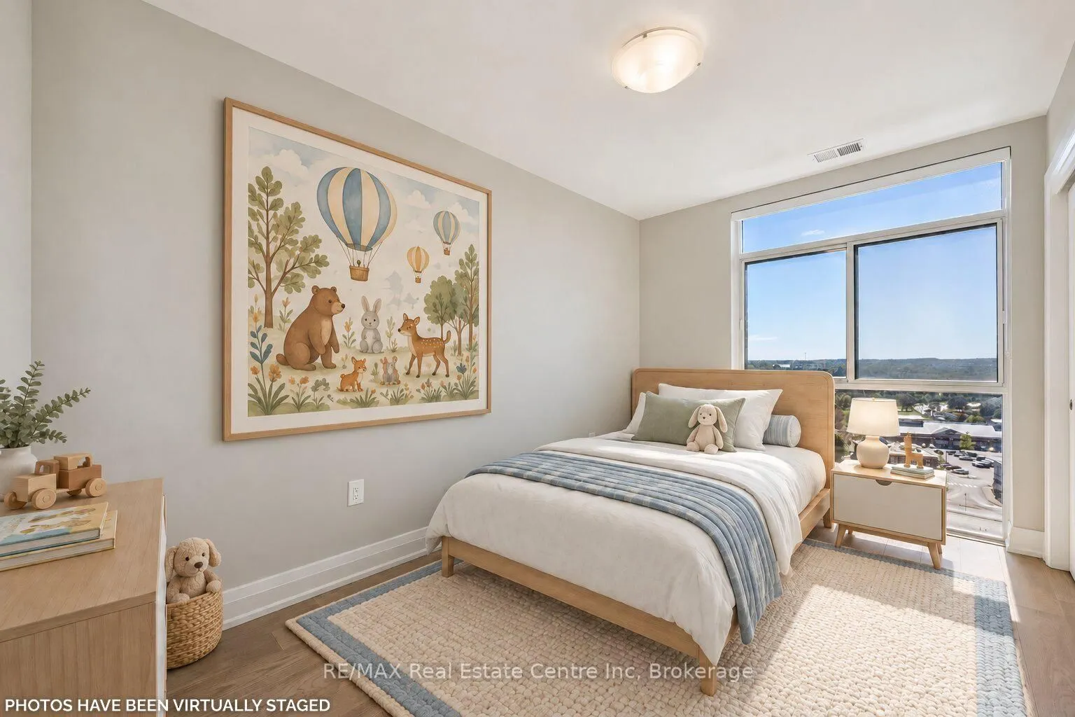 71 Wyndham Street S #1104