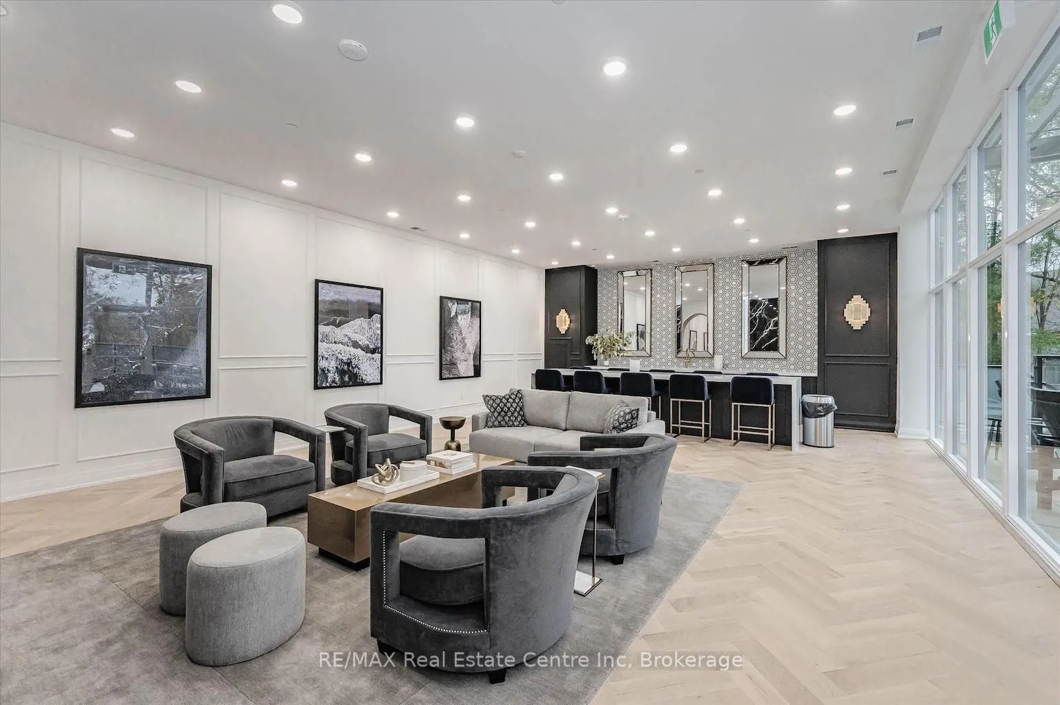 71 Wyndham Street S #1104