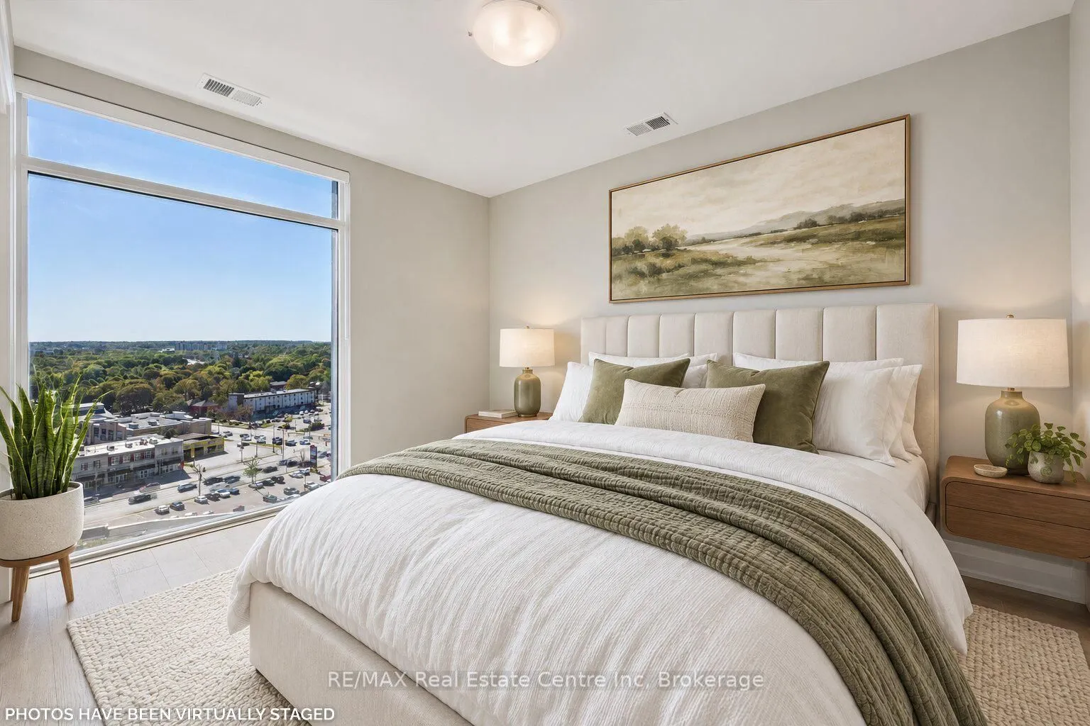 71 Wyndham Street S #1104