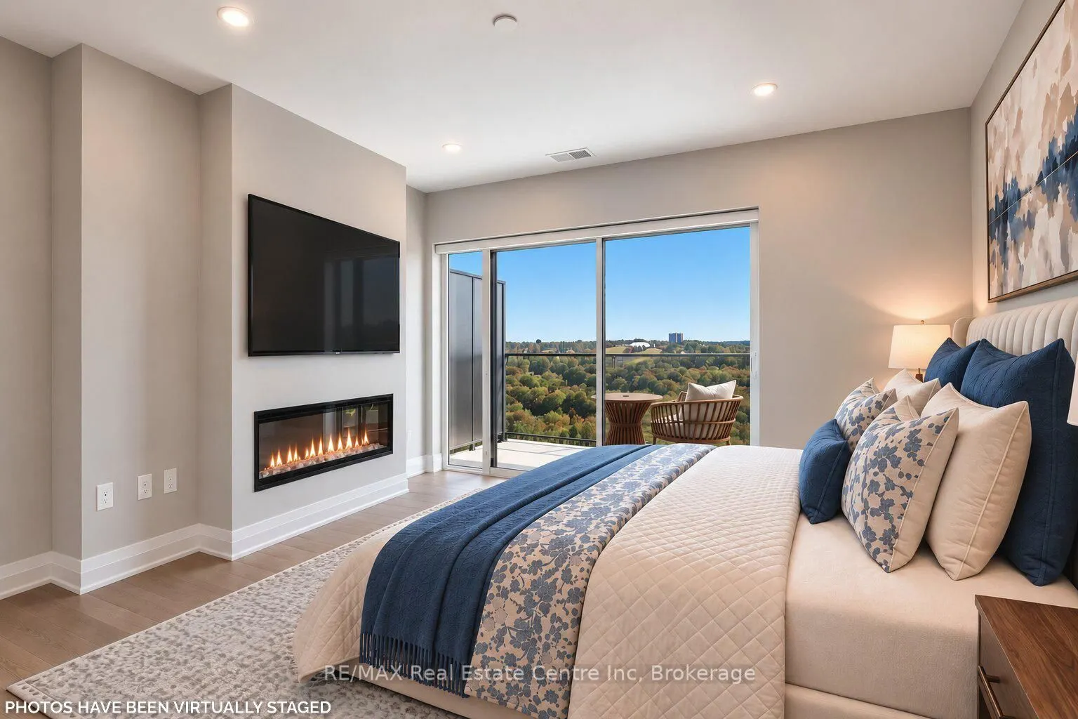 71 Wyndham Street S #1104
