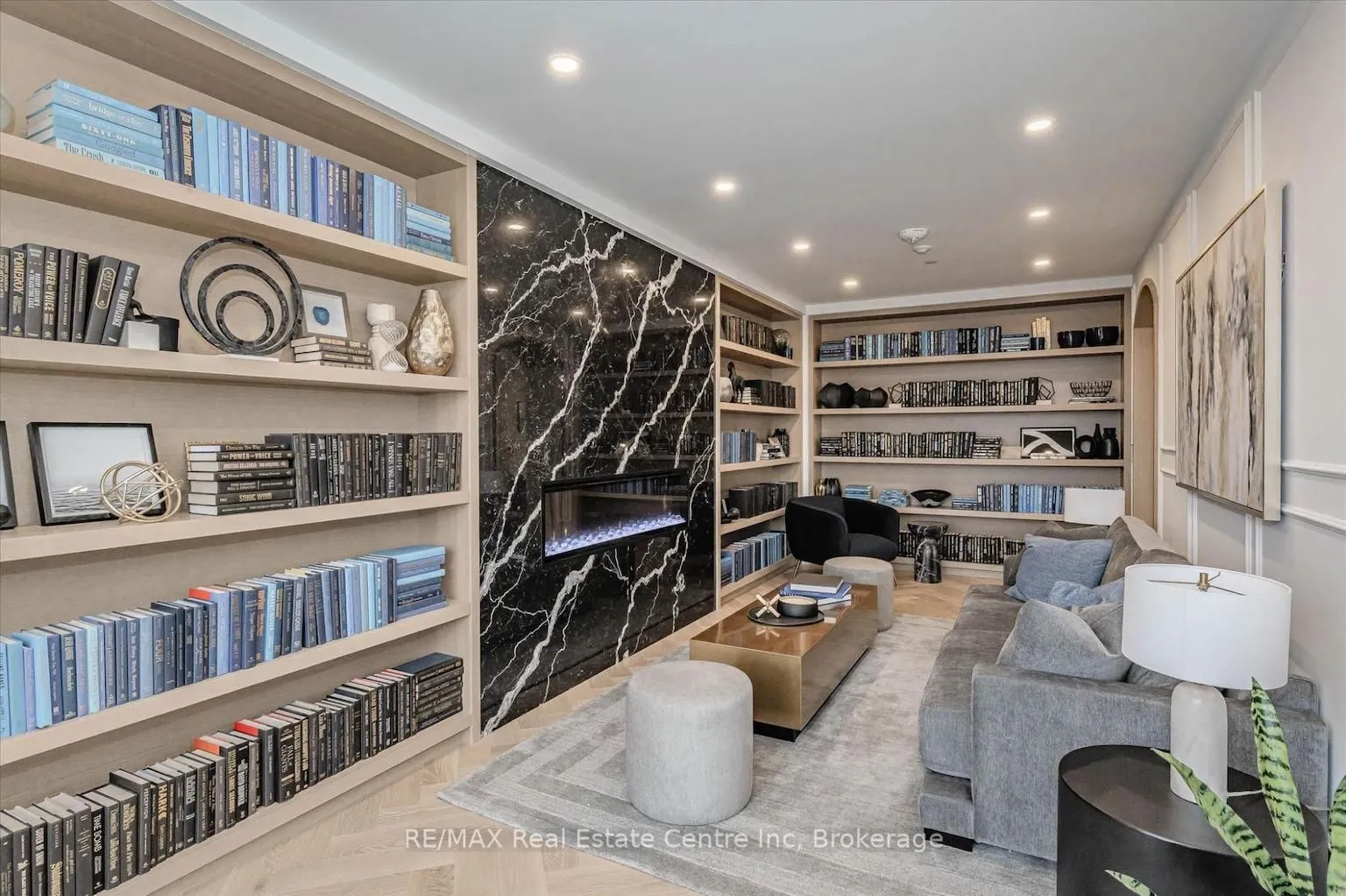 71 Wyndham Street S #1104