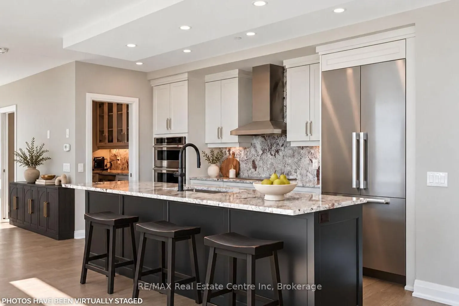 71 Wyndham Street S #1104