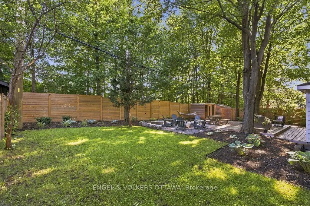694 ISLAND PARK Drive
