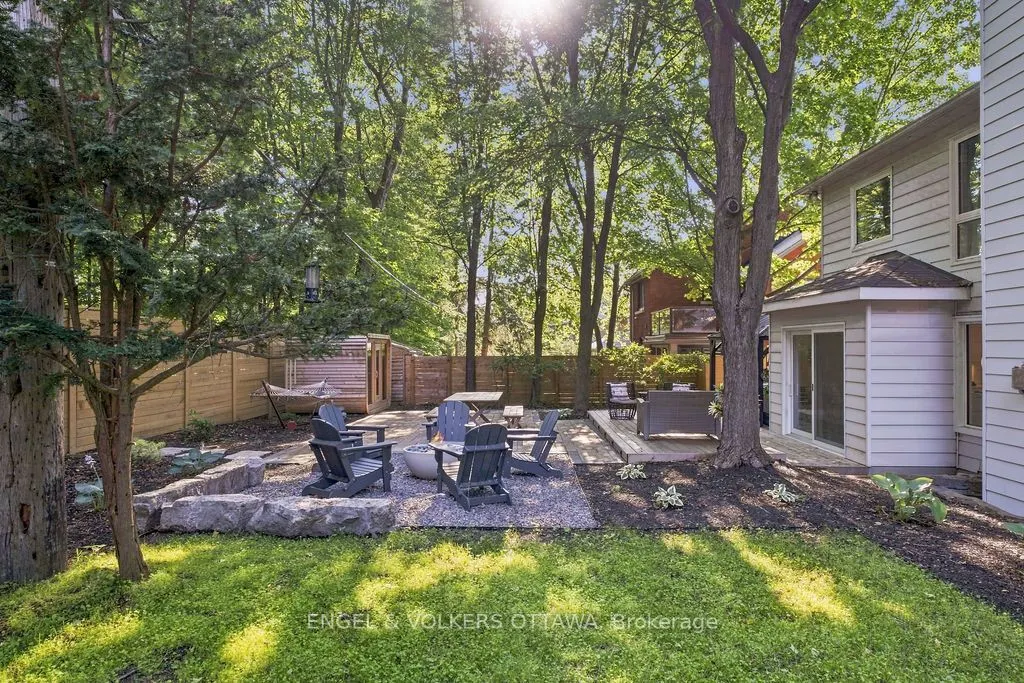 694 ISLAND PARK Drive