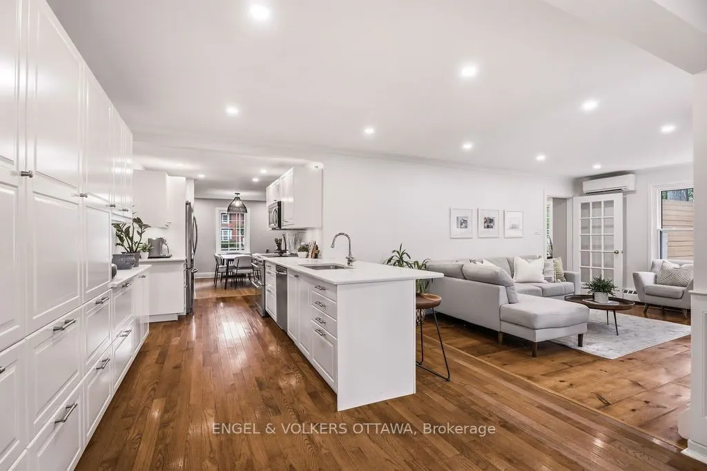 694 ISLAND PARK Drive