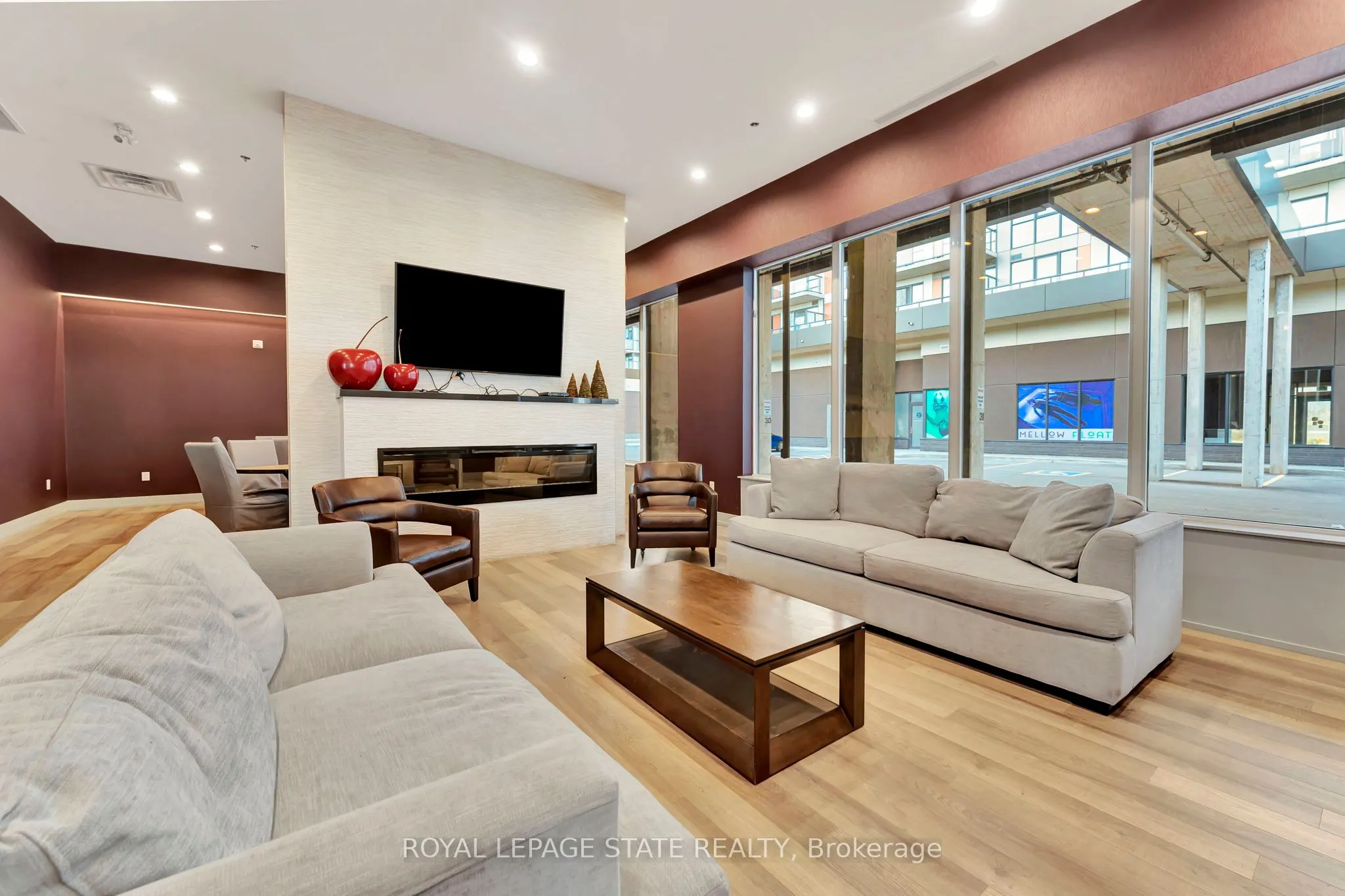 550 North Service Road #708