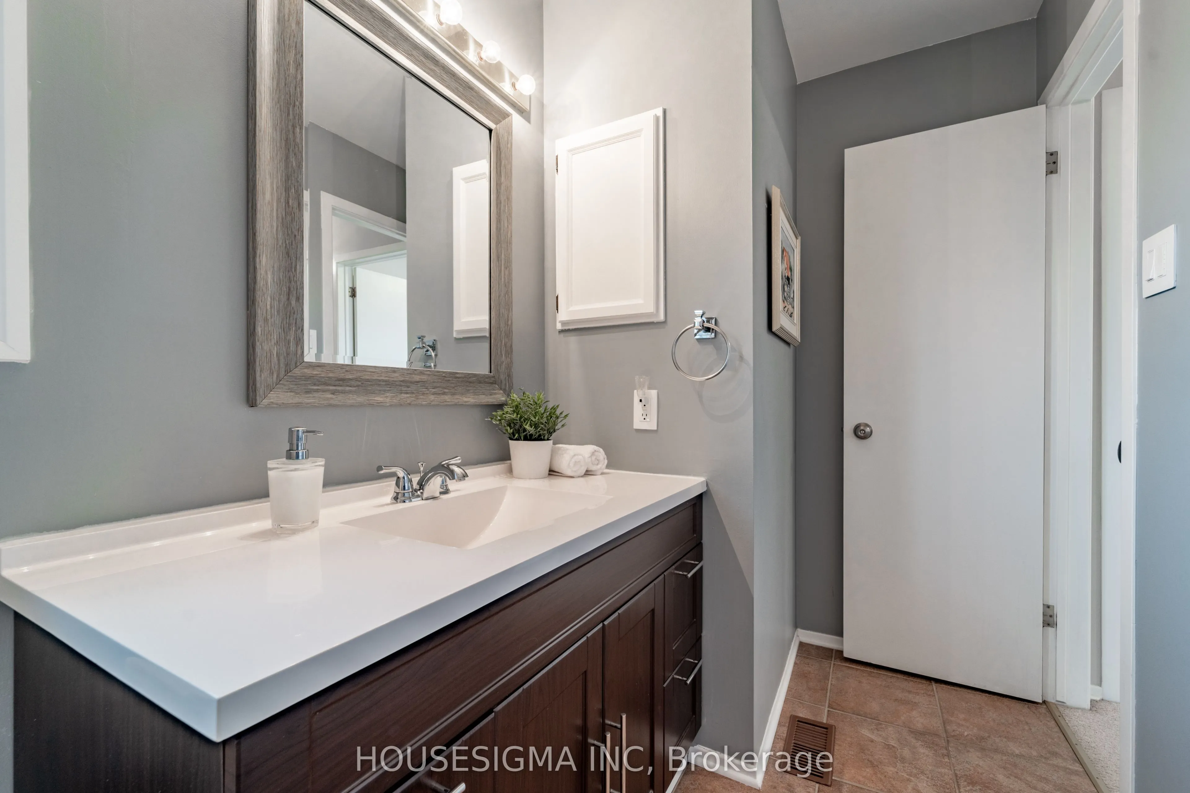 247 Mceachern Crescent