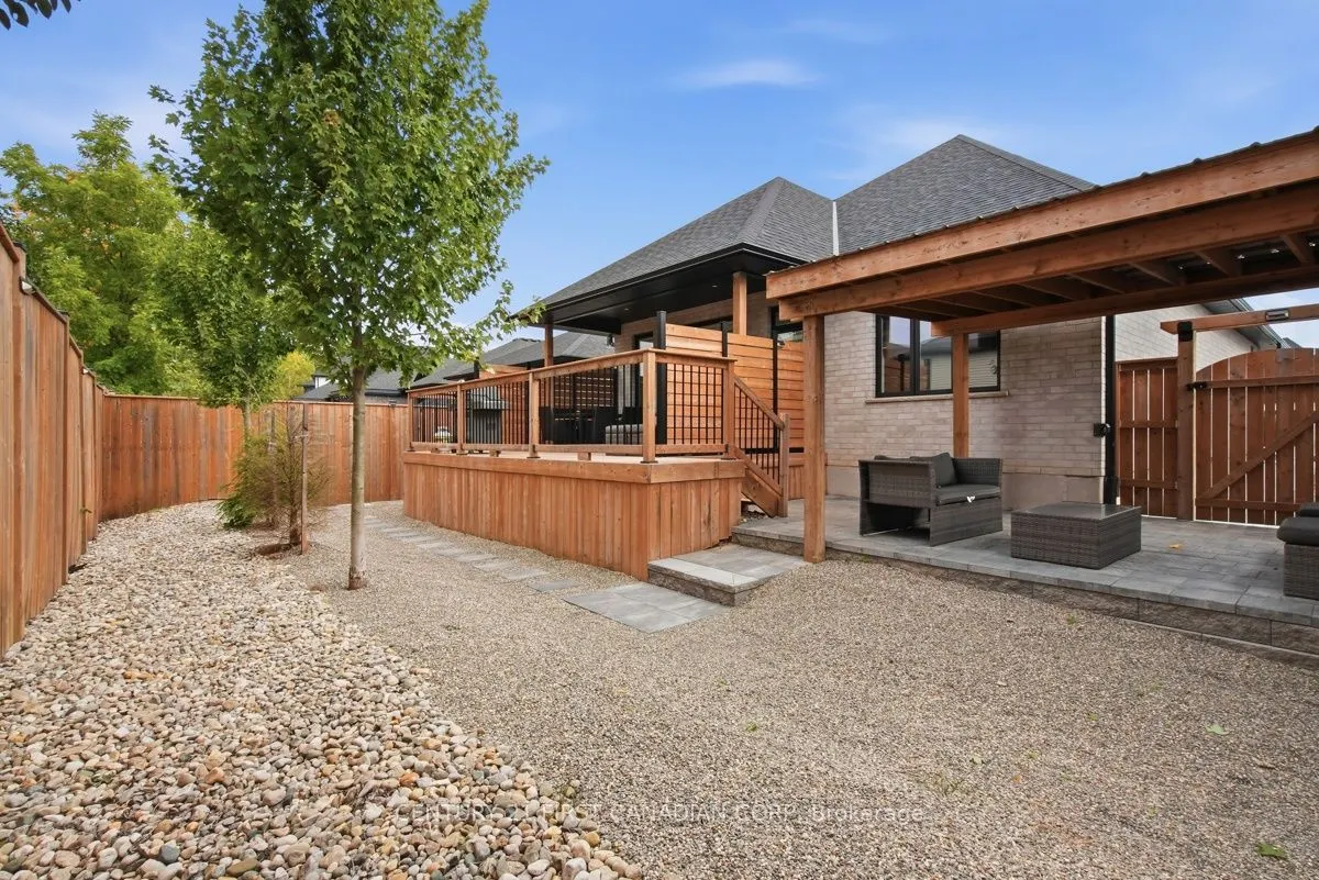 12 Briscoe Crescent