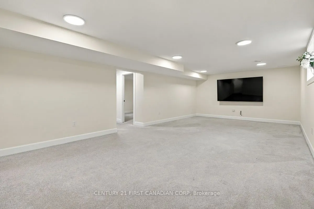 12 Briscoe Crescent