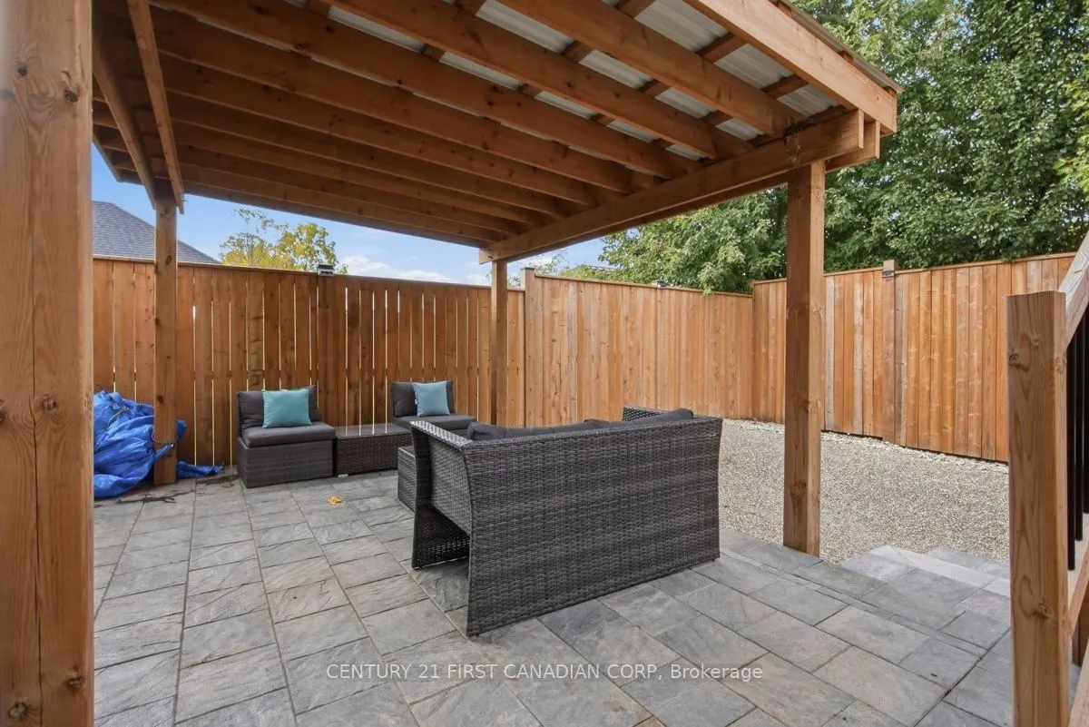 12 Briscoe Crescent