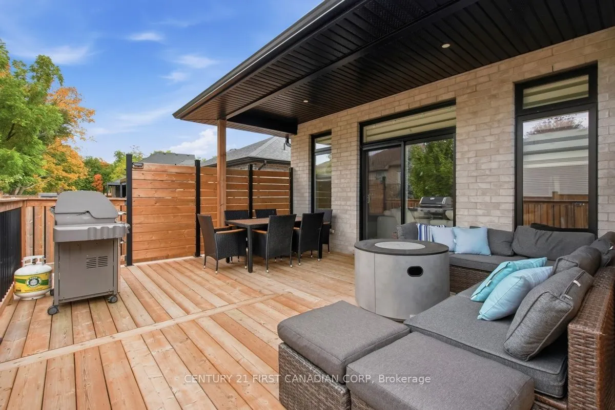 12 Briscoe Crescent