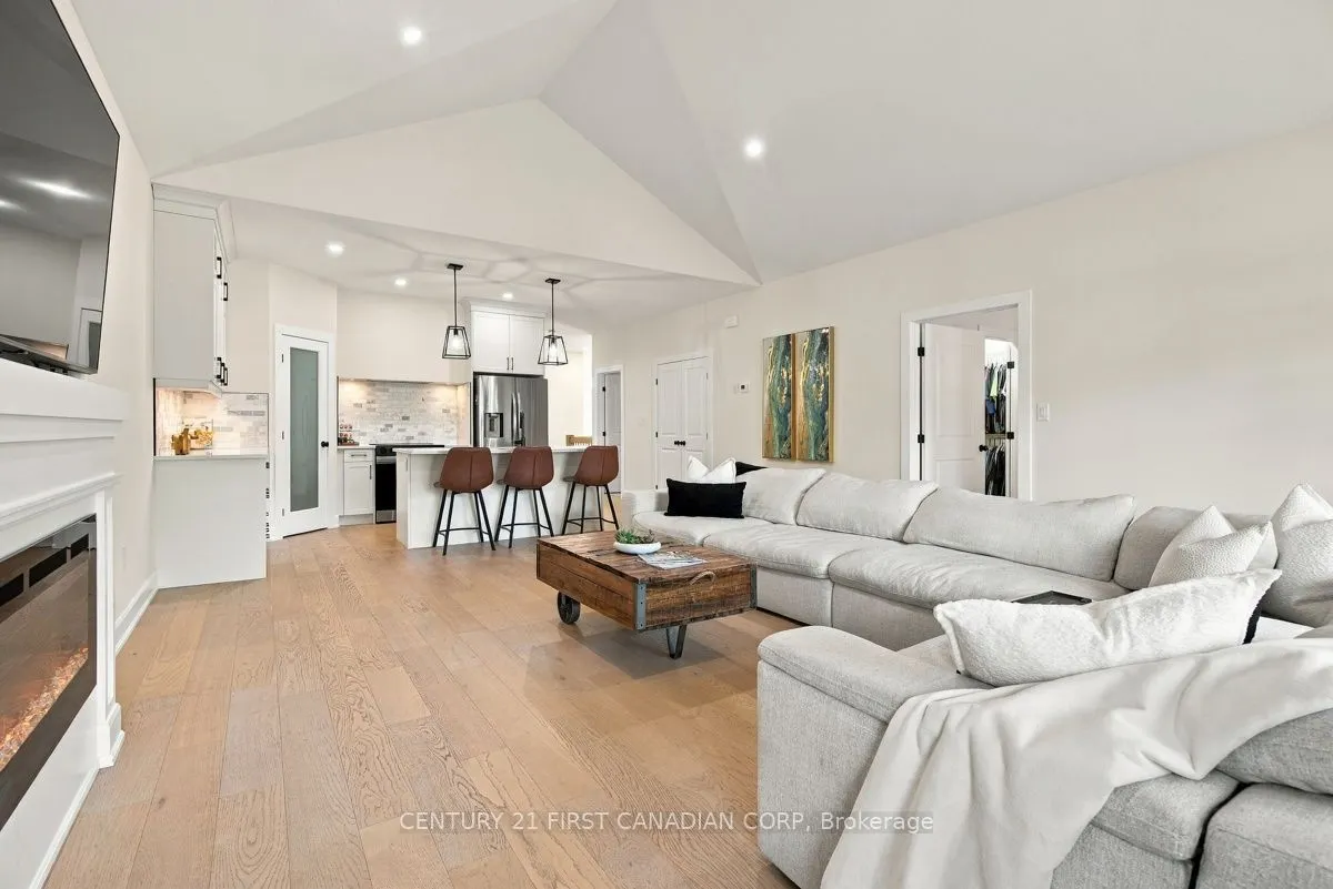 12 Briscoe Crescent