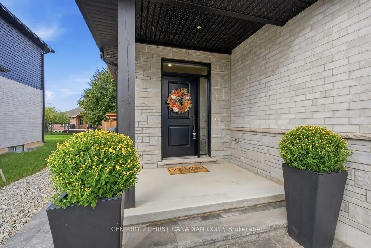 12 Briscoe Crescent