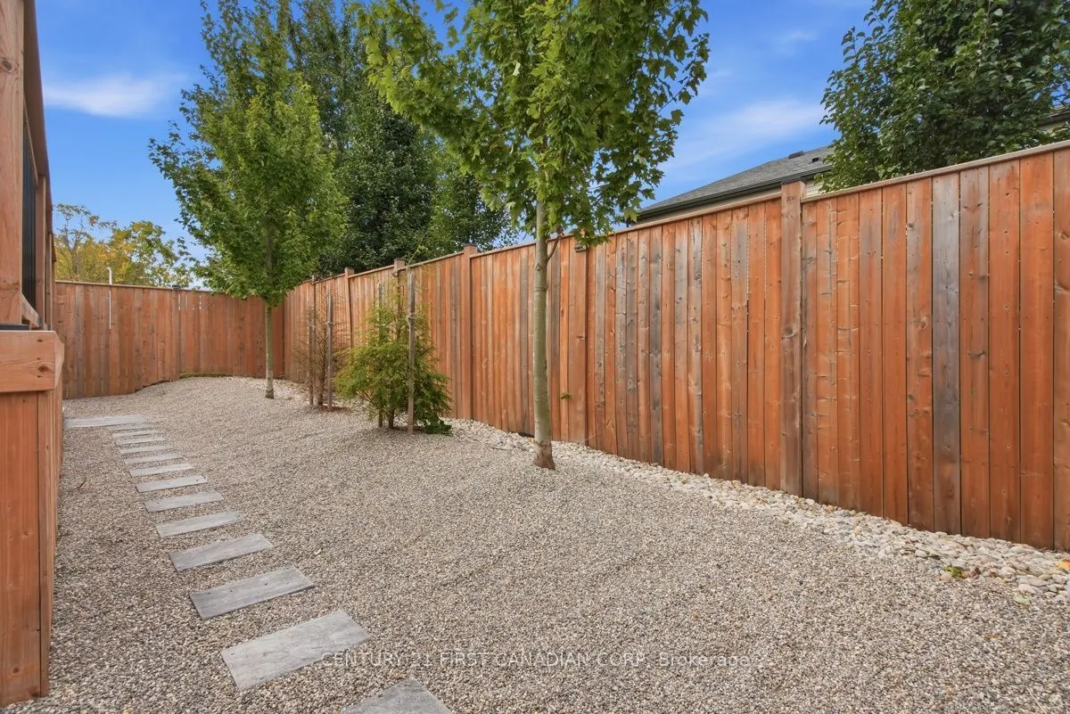 12 Briscoe Crescent