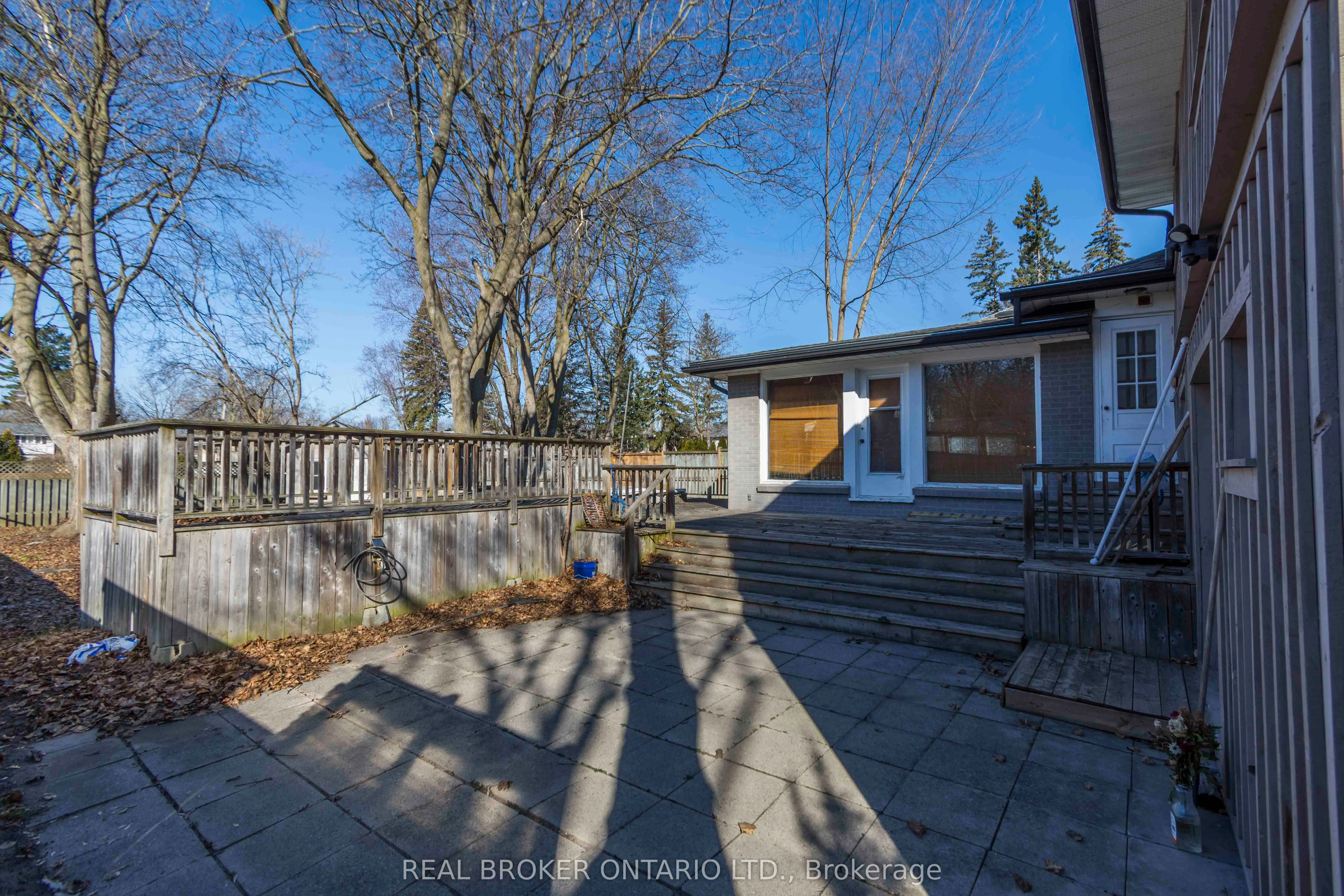 250 Macdonald Avenue