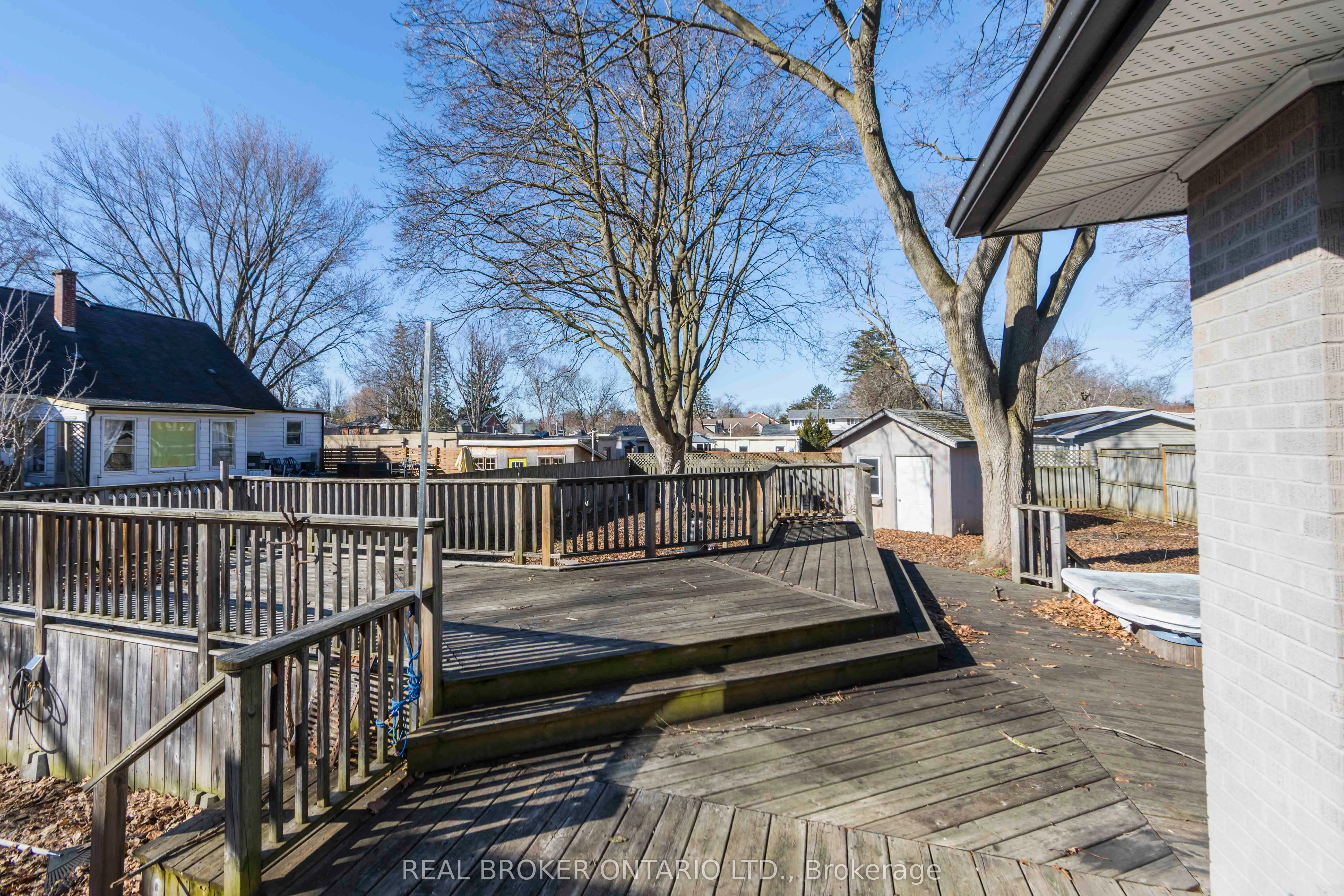 250 Macdonald Avenue