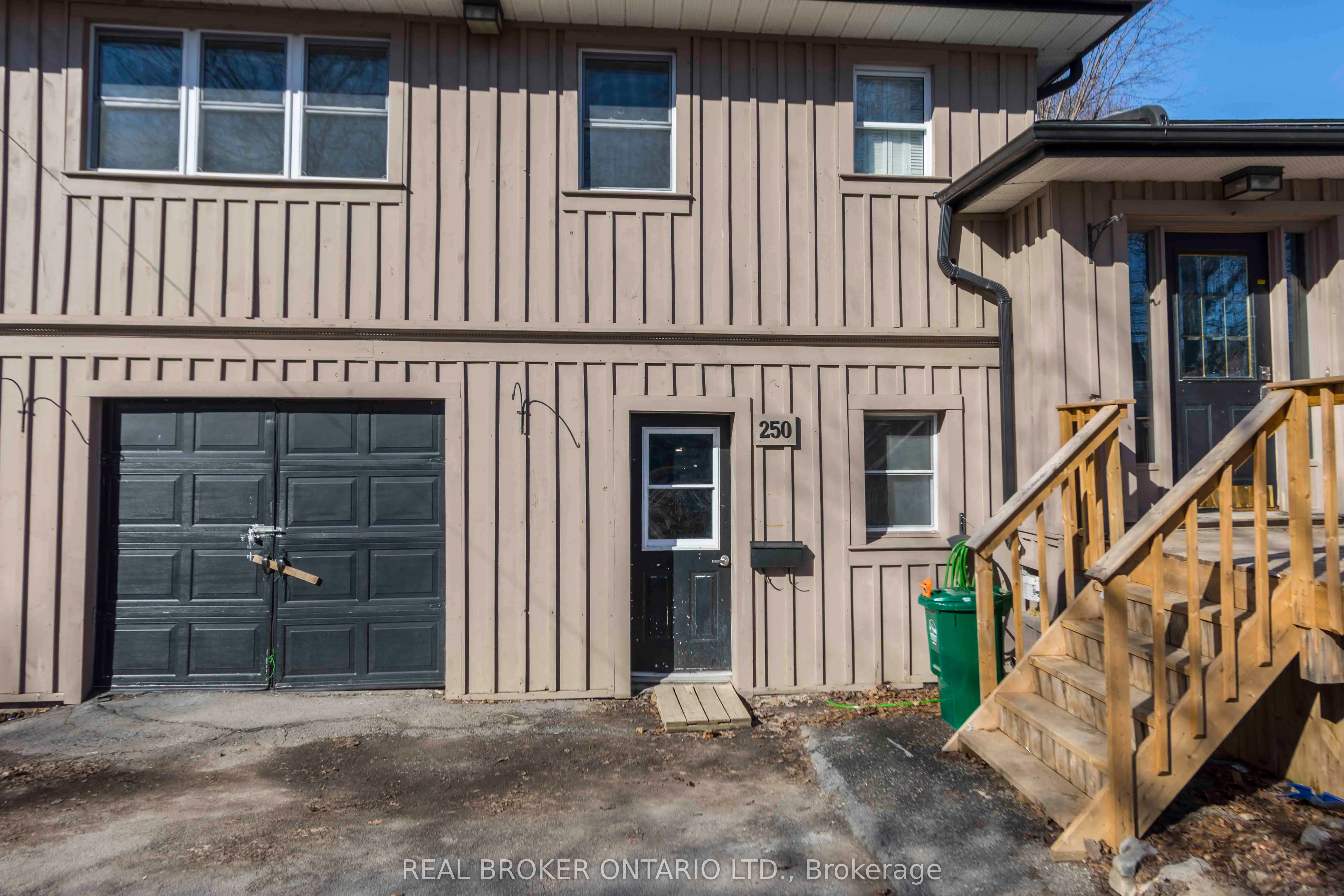 250 Macdonald Avenue