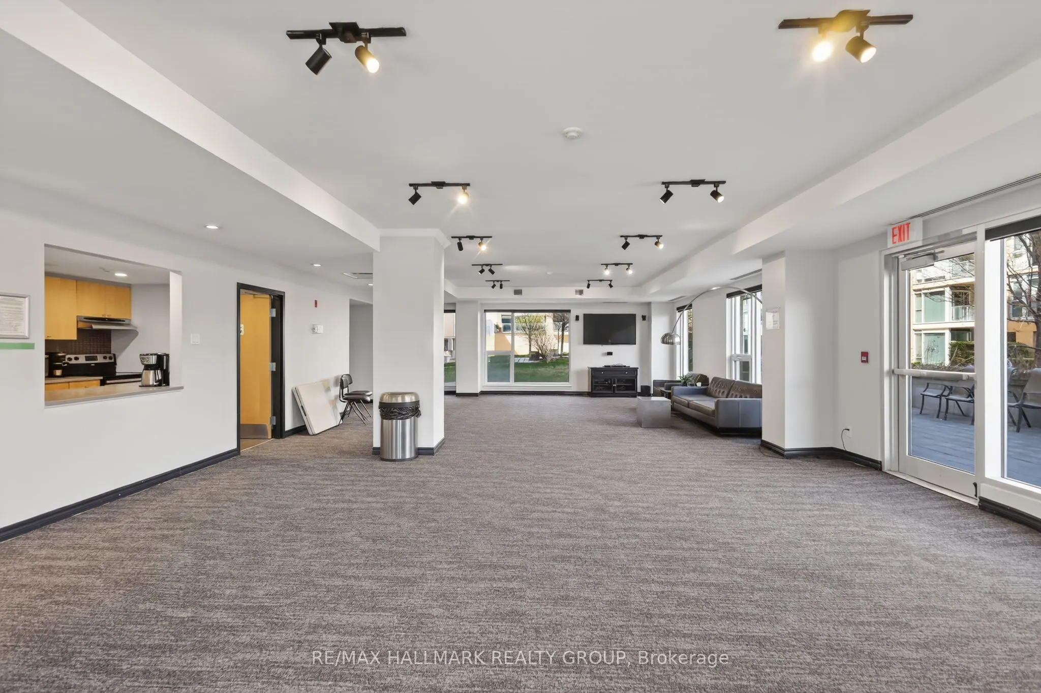 250 Lett Street #405