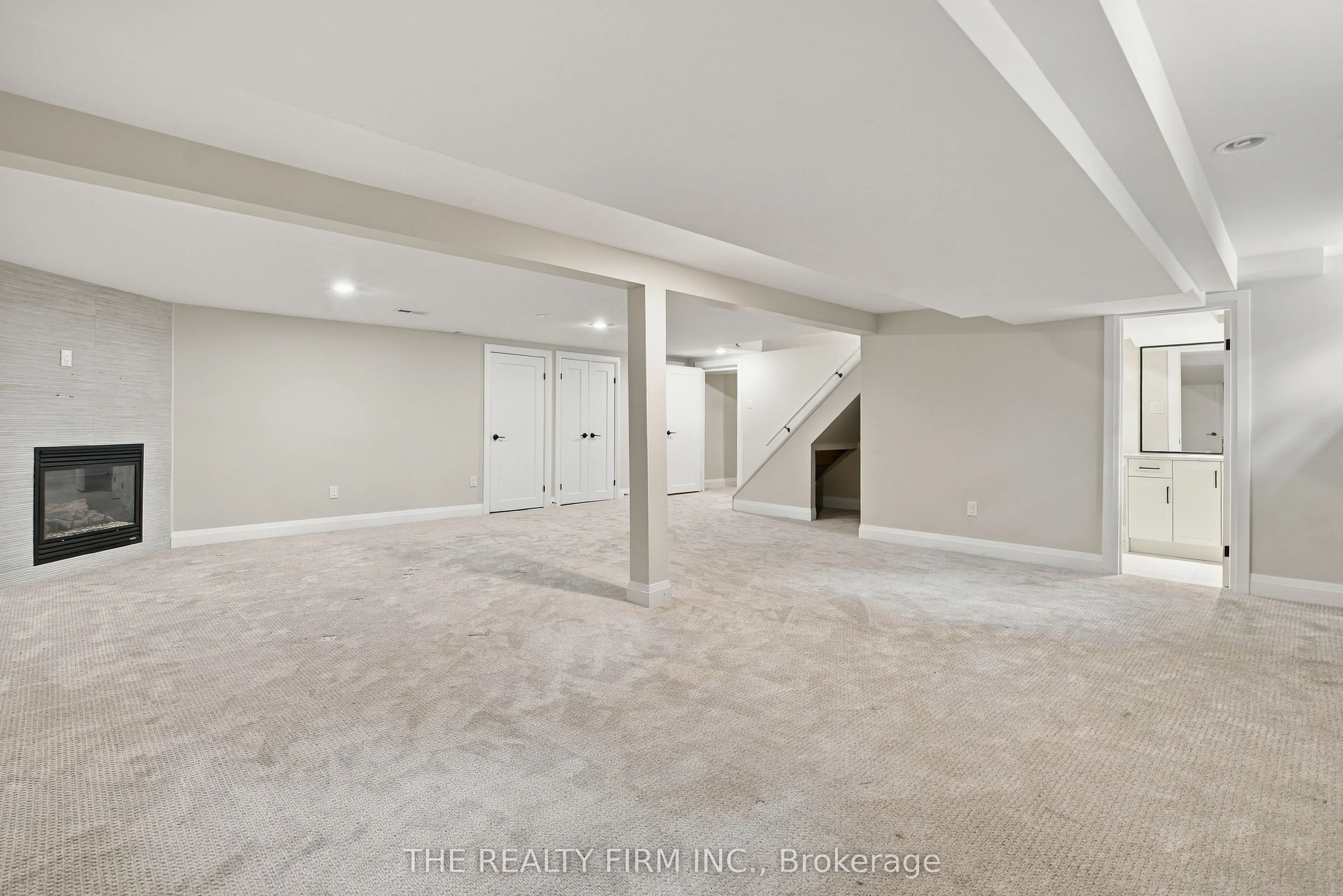 51 HAMPTON Crescent
