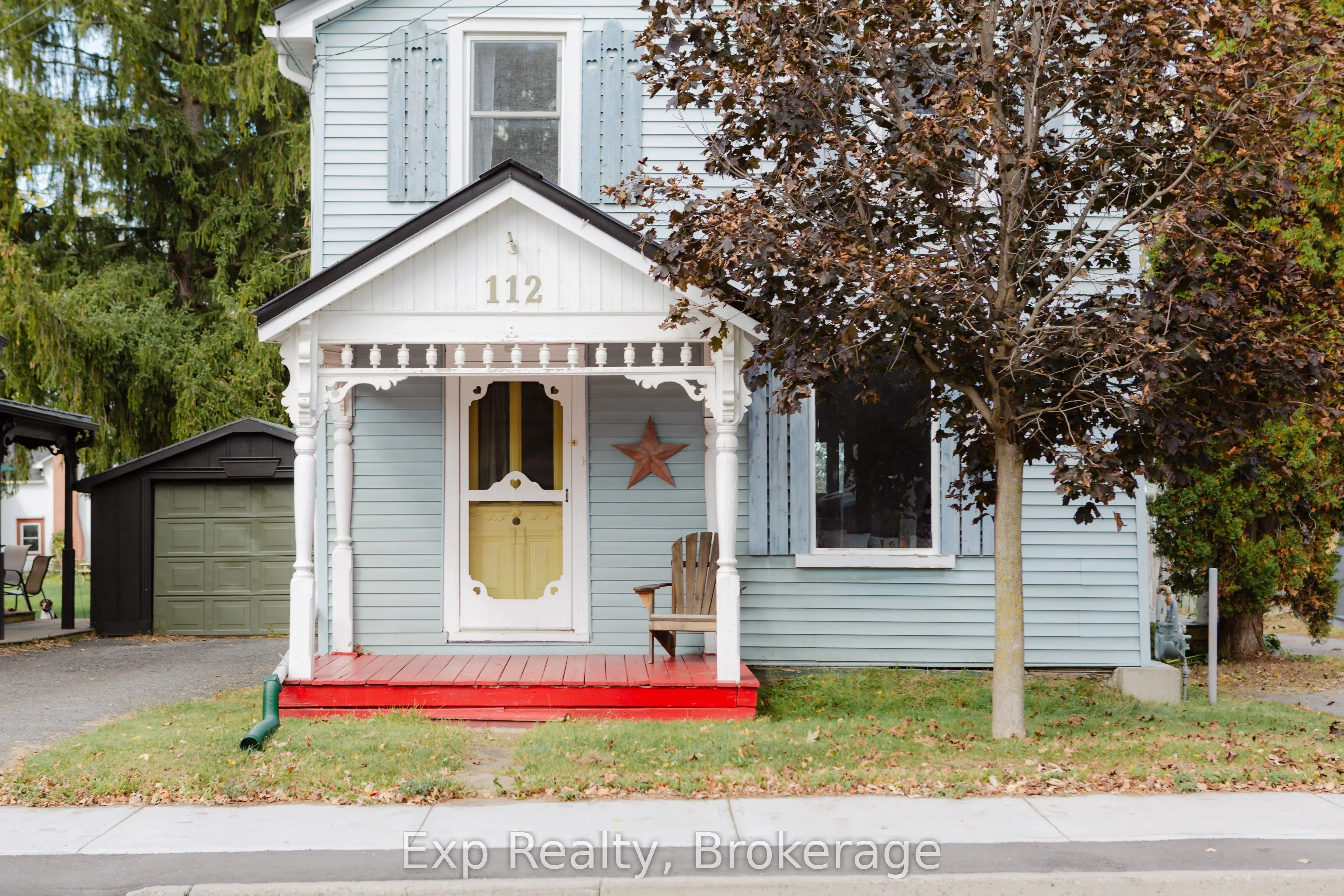 112 Front Street W
