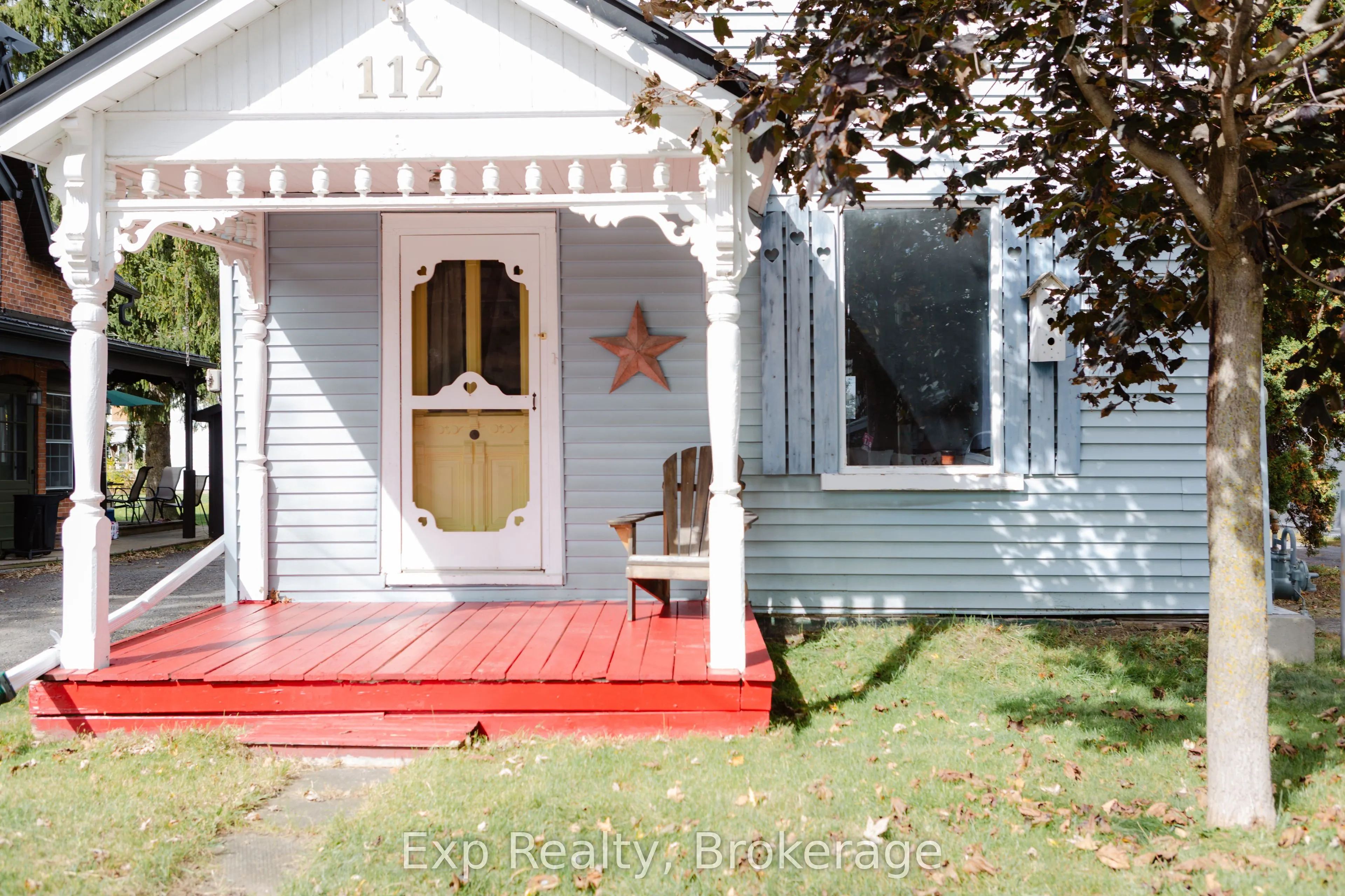 112 Front Street W