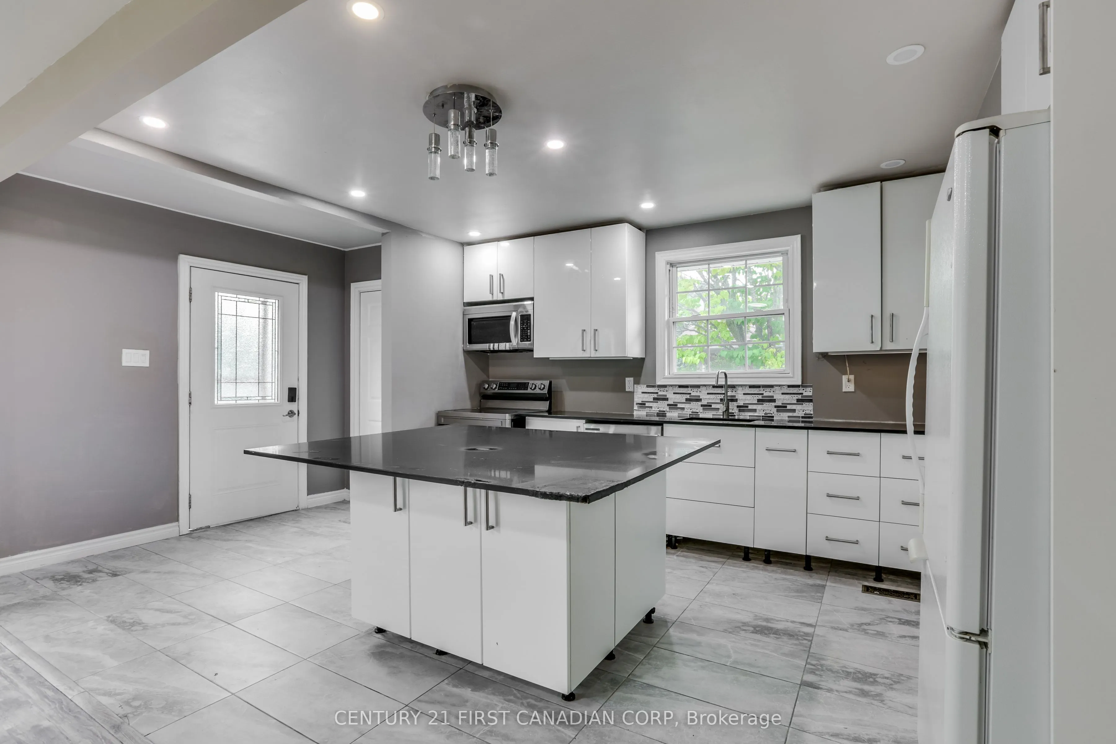63 Renny Crescent #MAIN