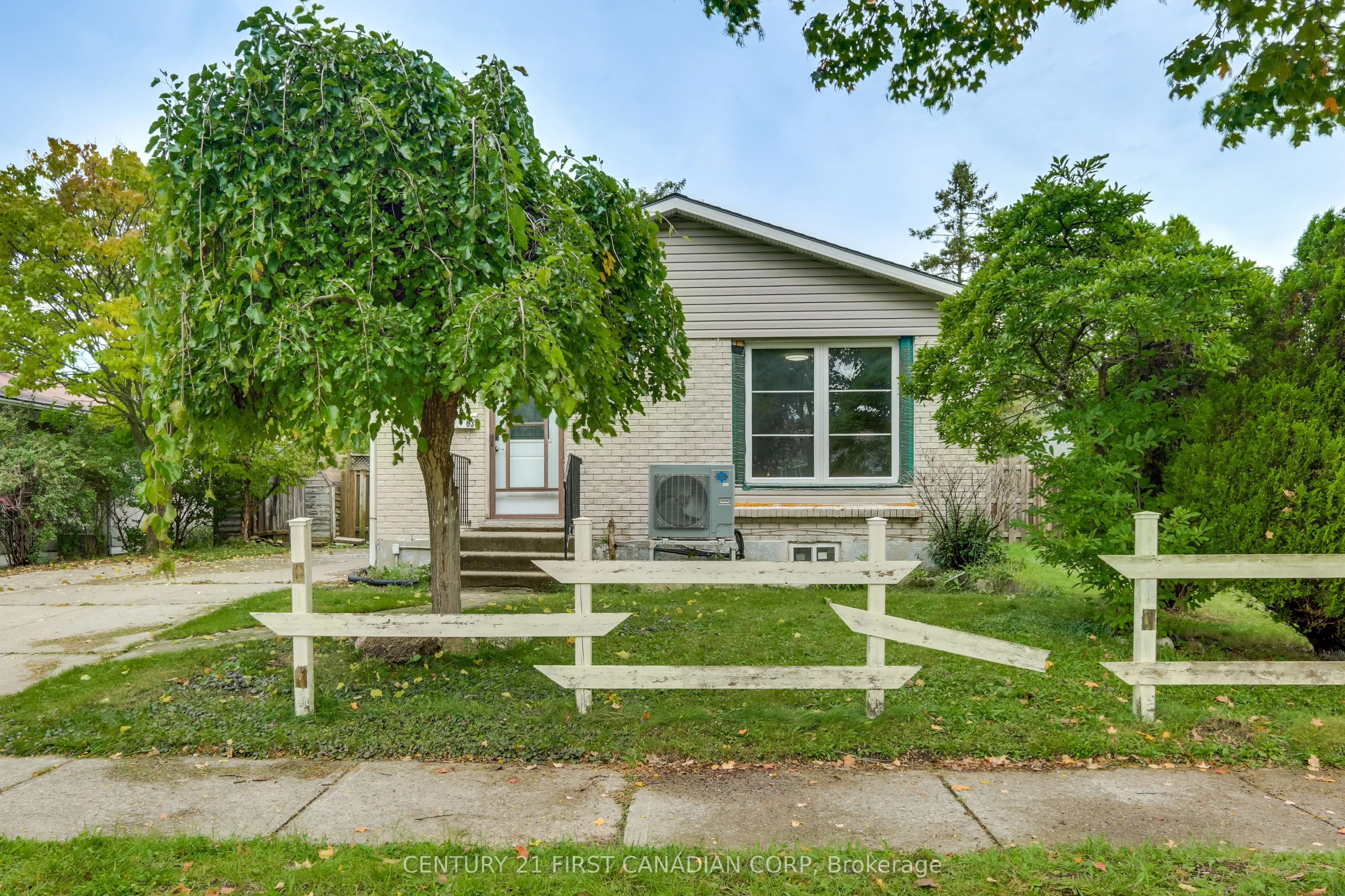 63 Renny Crescent #MAIN