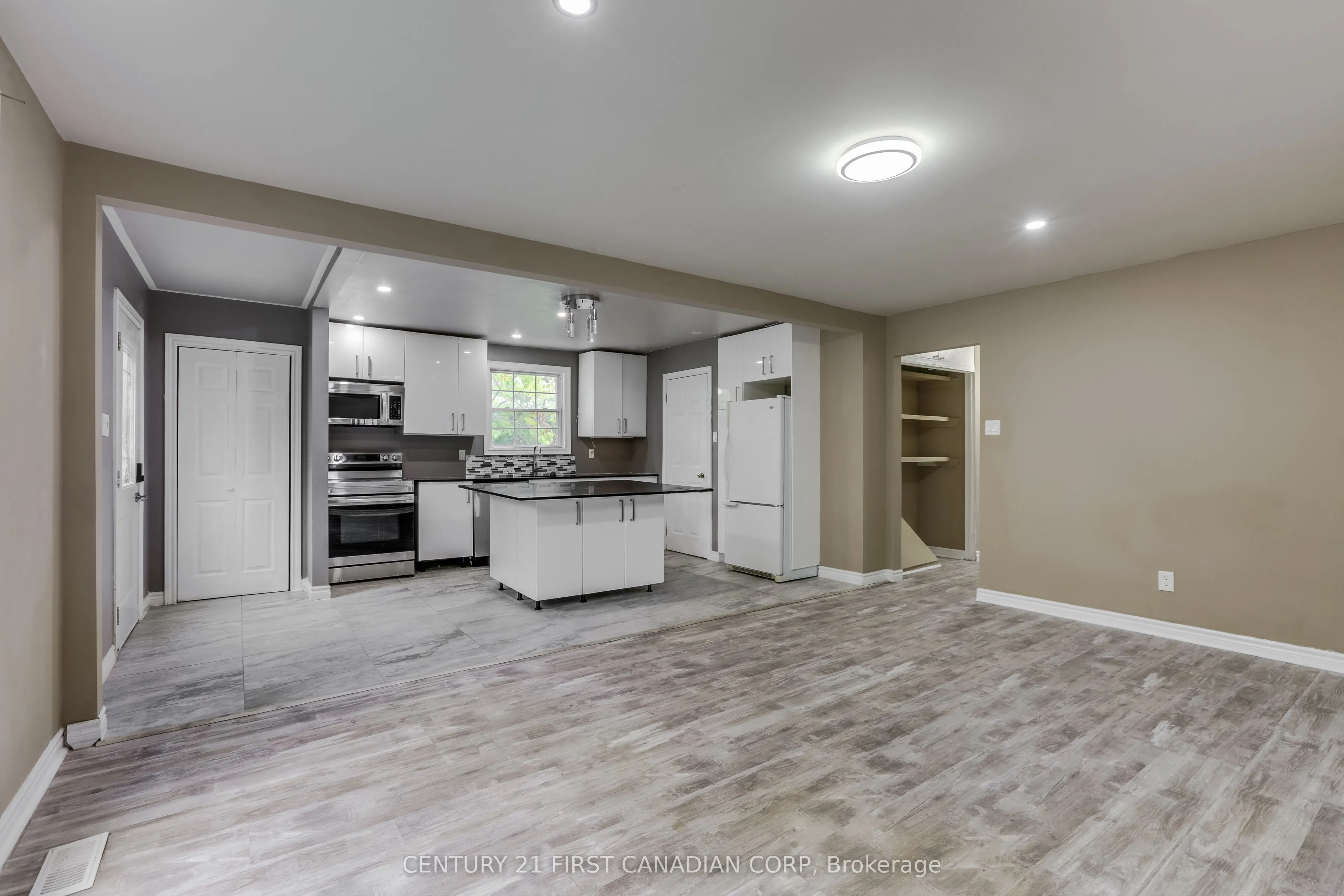 63 Renny Crescent #MAIN