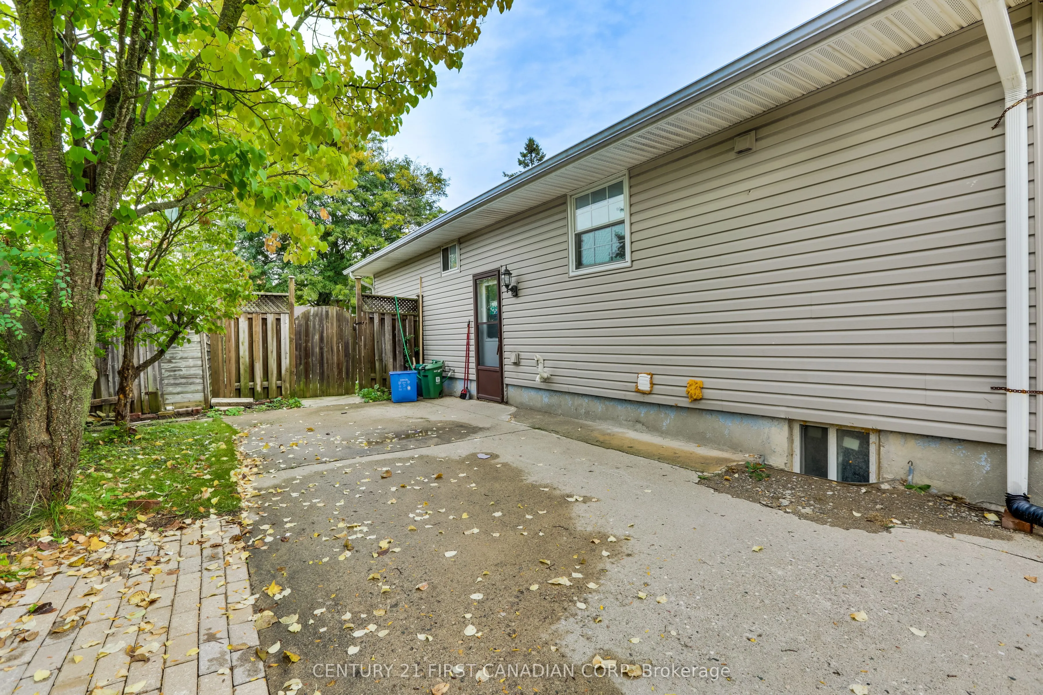 63 Renny Crescent #MAIN