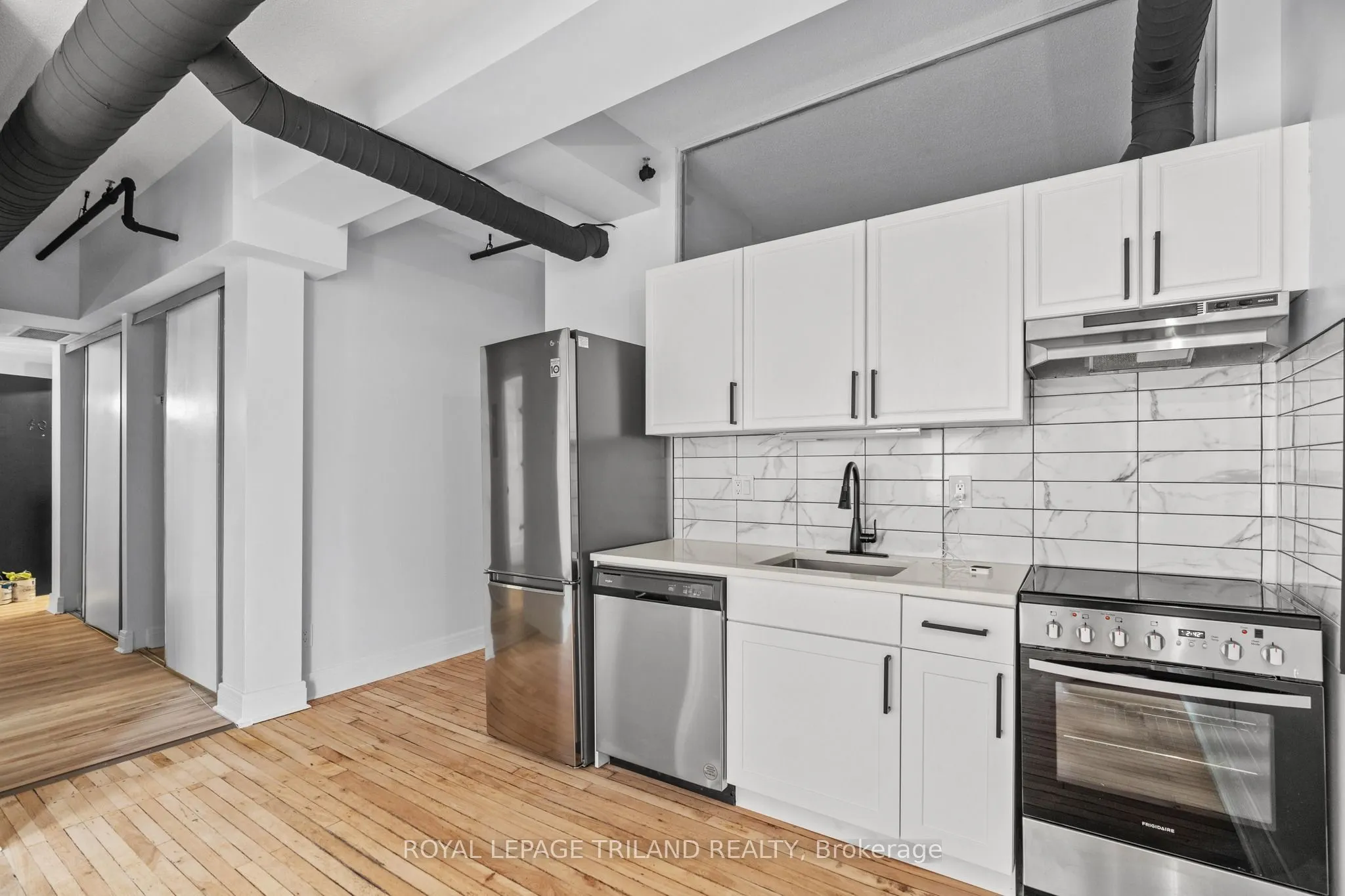 330 Clarence Street #506