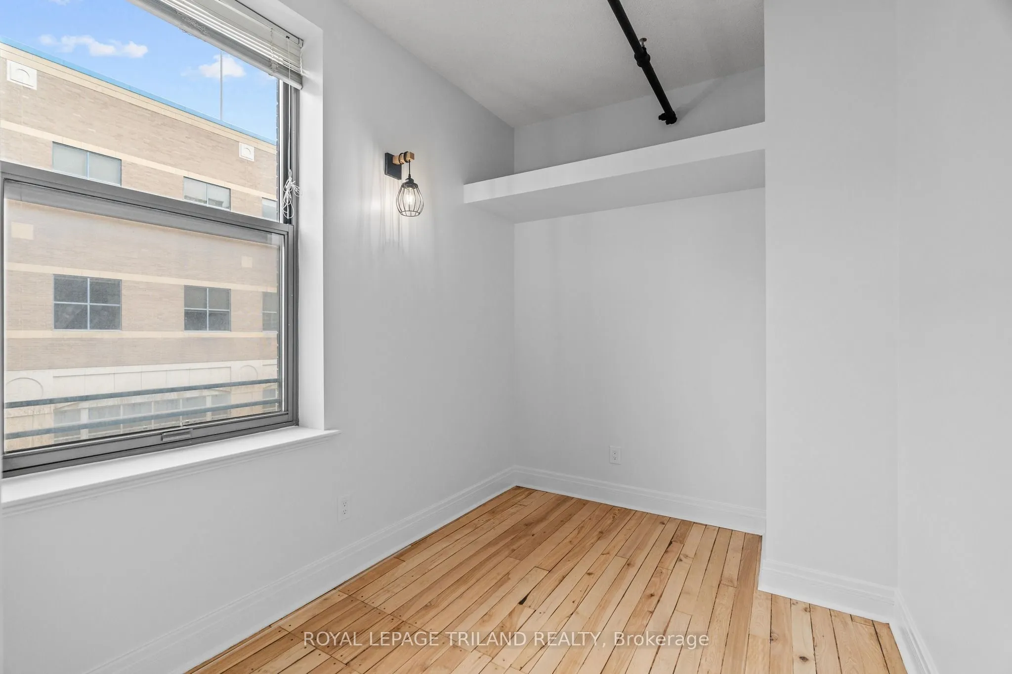 330 Clarence Street #506