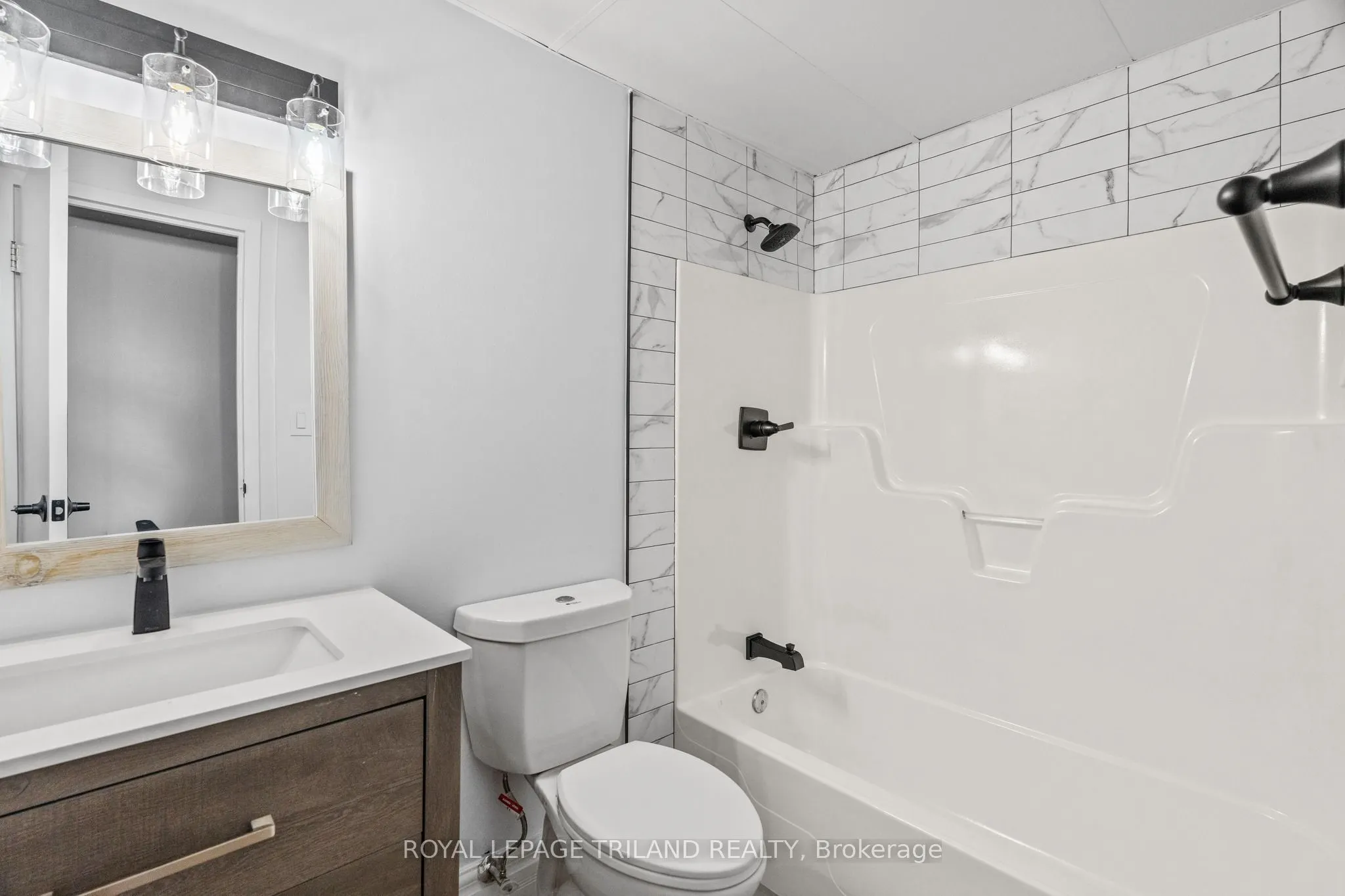 330 Clarence Street #506