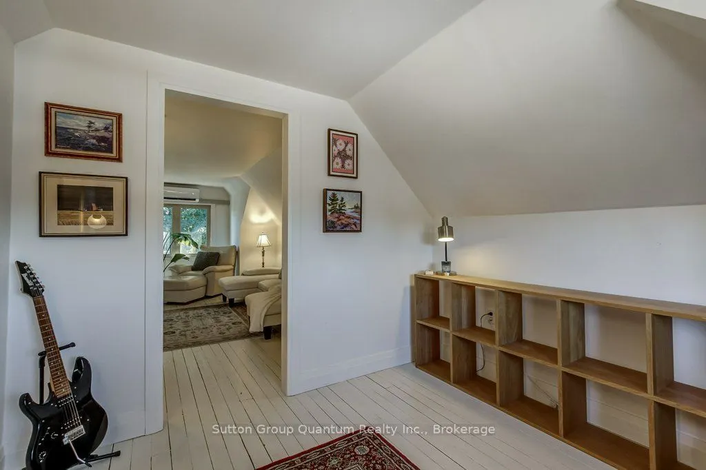 43 Rosslyn Avenue S