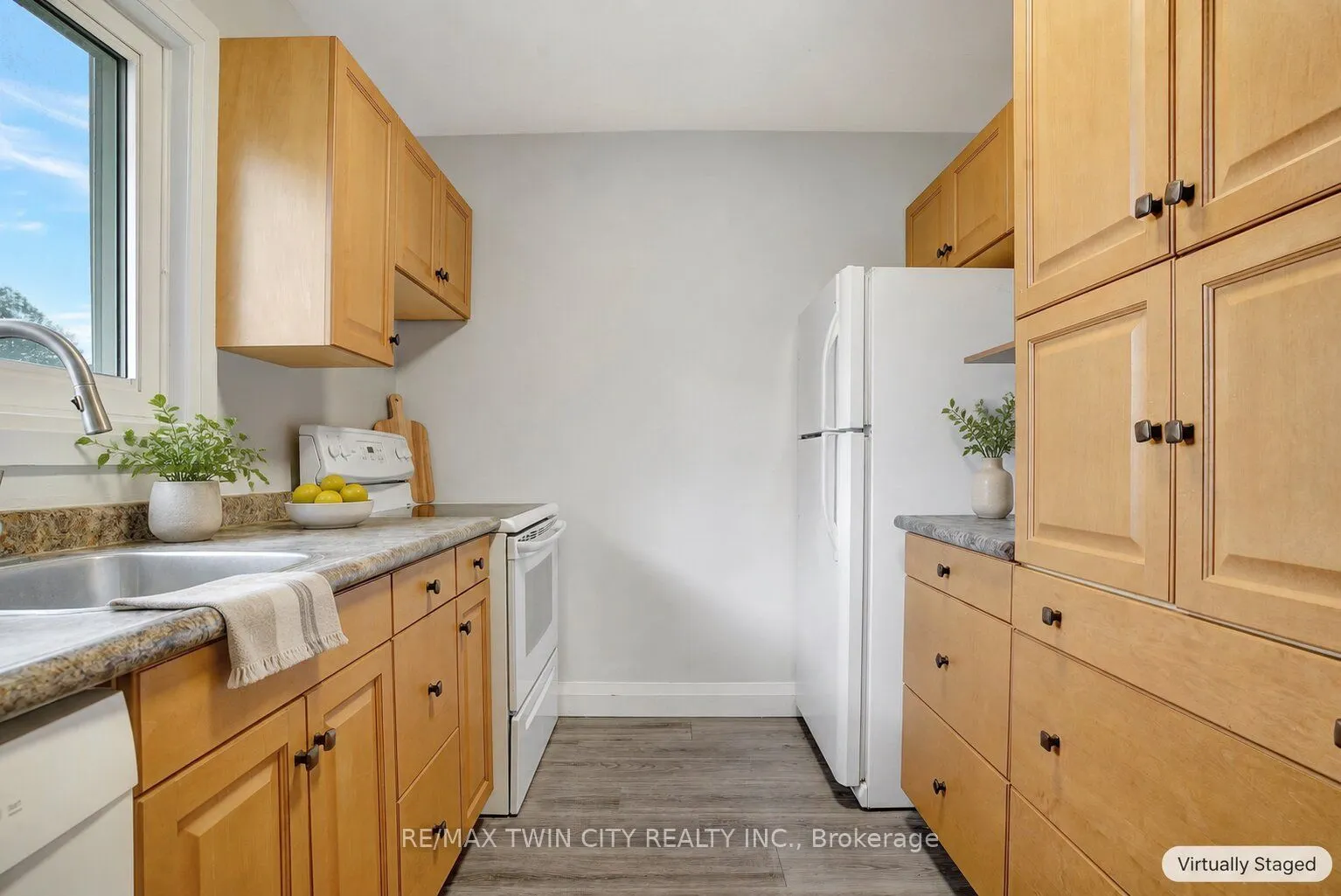 162 Jansen Avenue #25