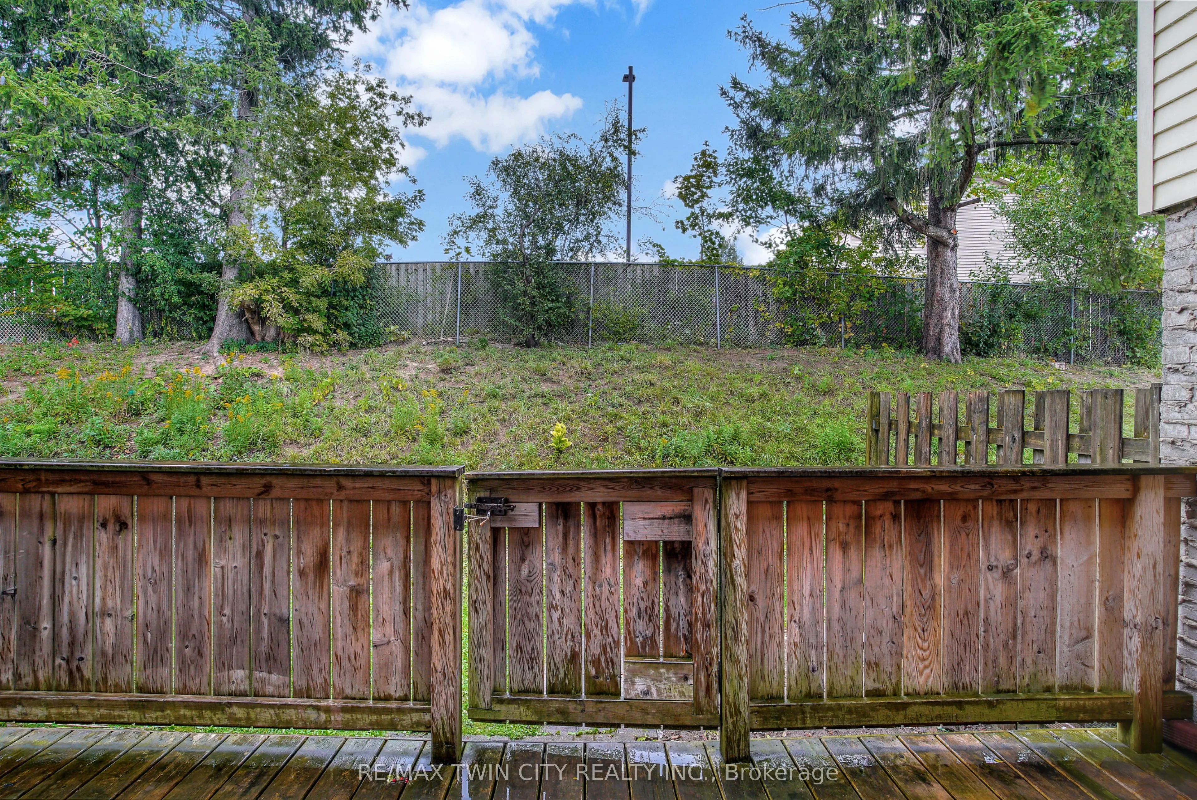162 Jansen Avenue #25