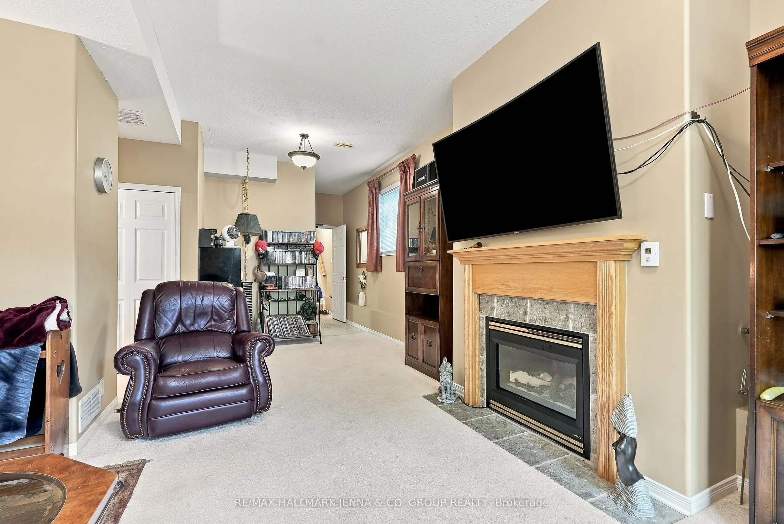 64 Whalings Circle