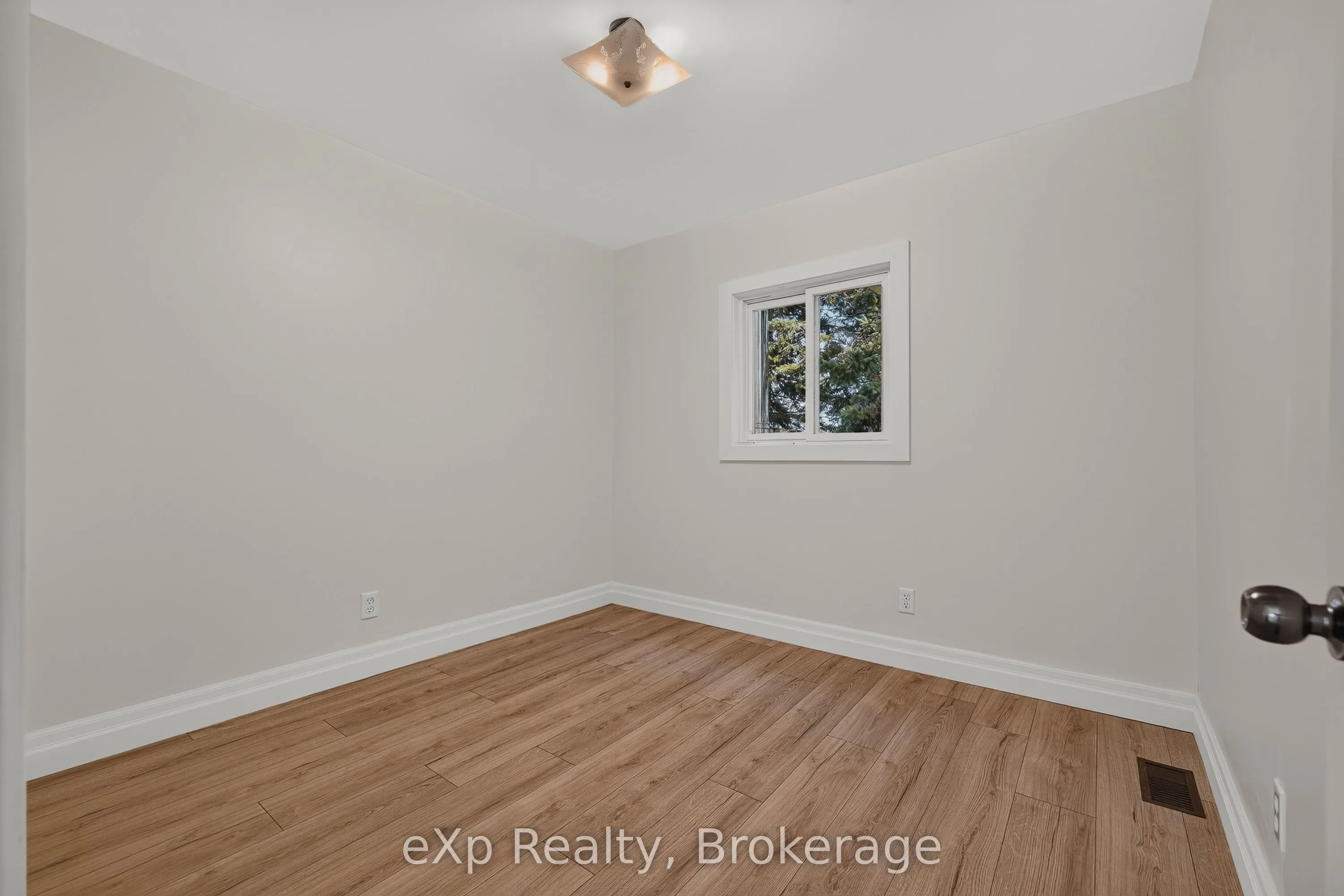 225697 Southgate 22 Road