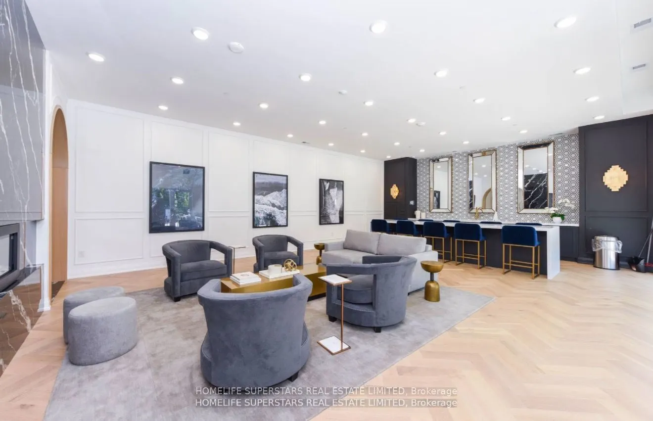 71 WYNDHAM Street #403