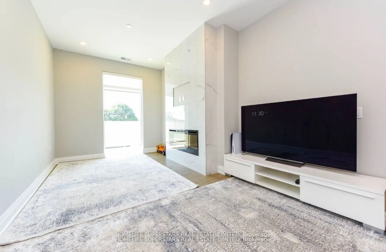 71 WYNDHAM Street #403
