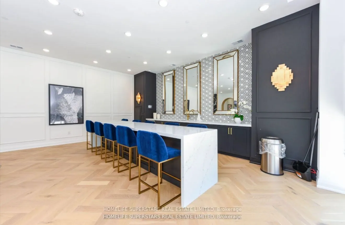 71 WYNDHAM Street #403