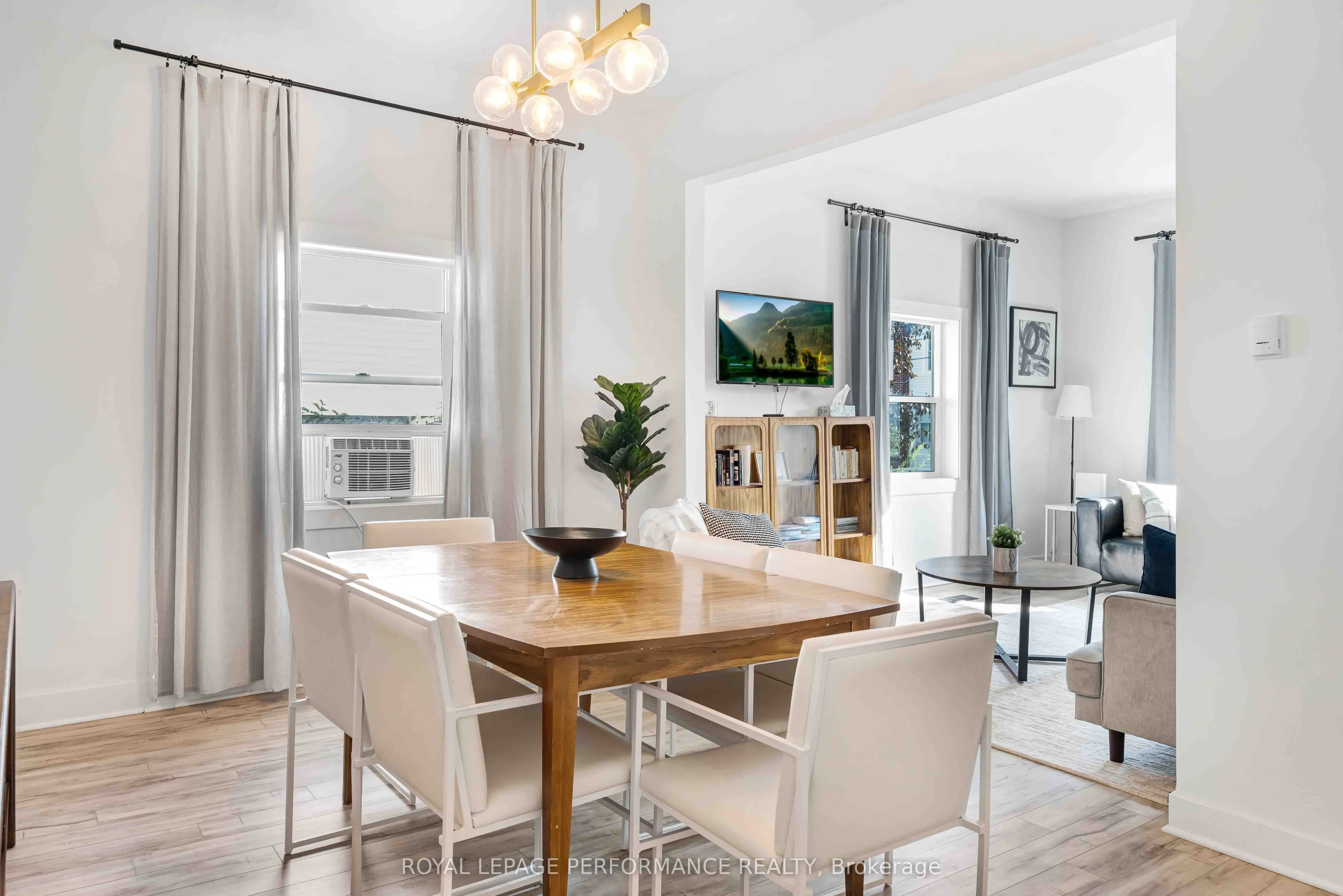 3-5 Mary Street N