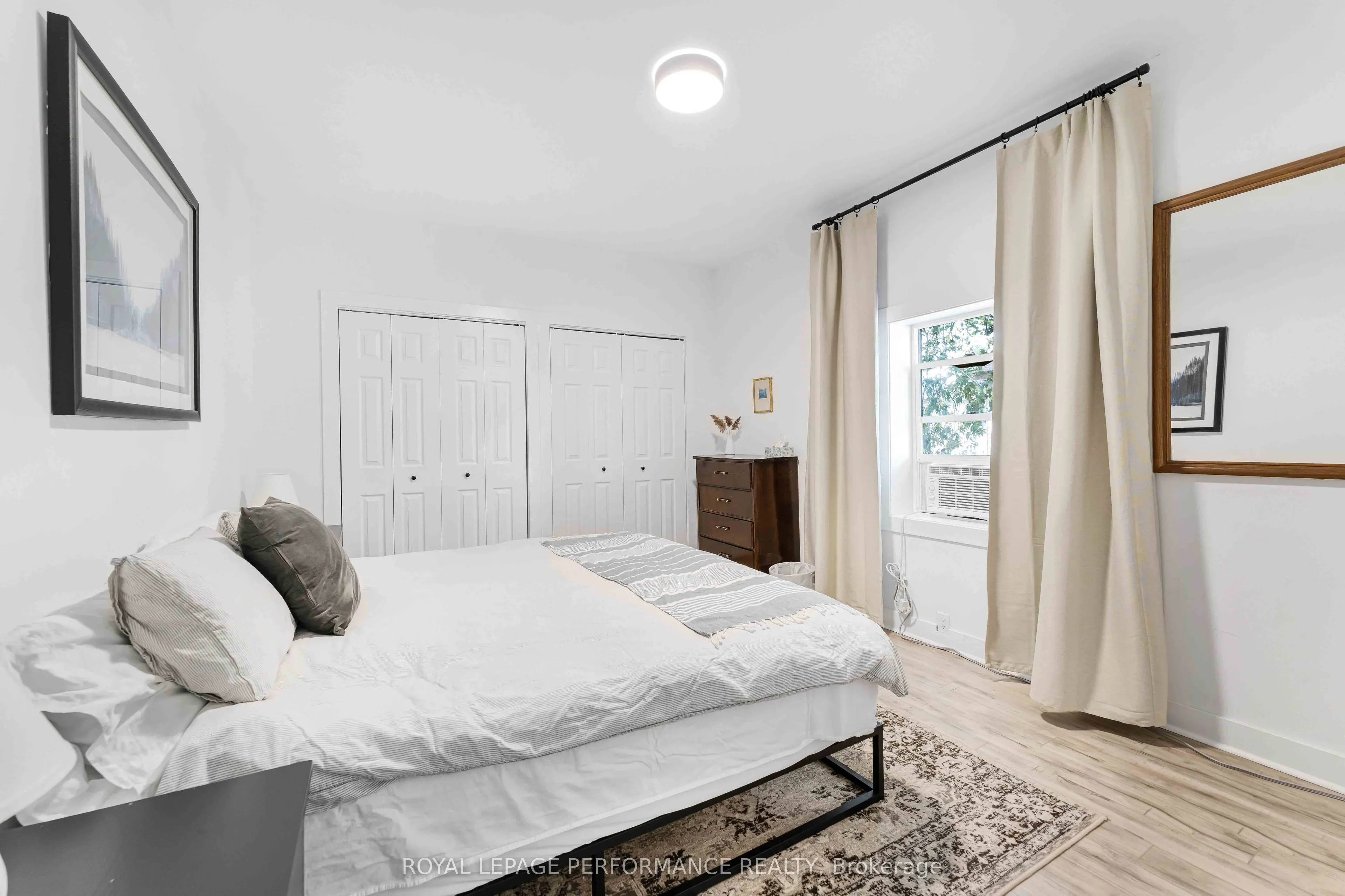 3-5 Mary Street N