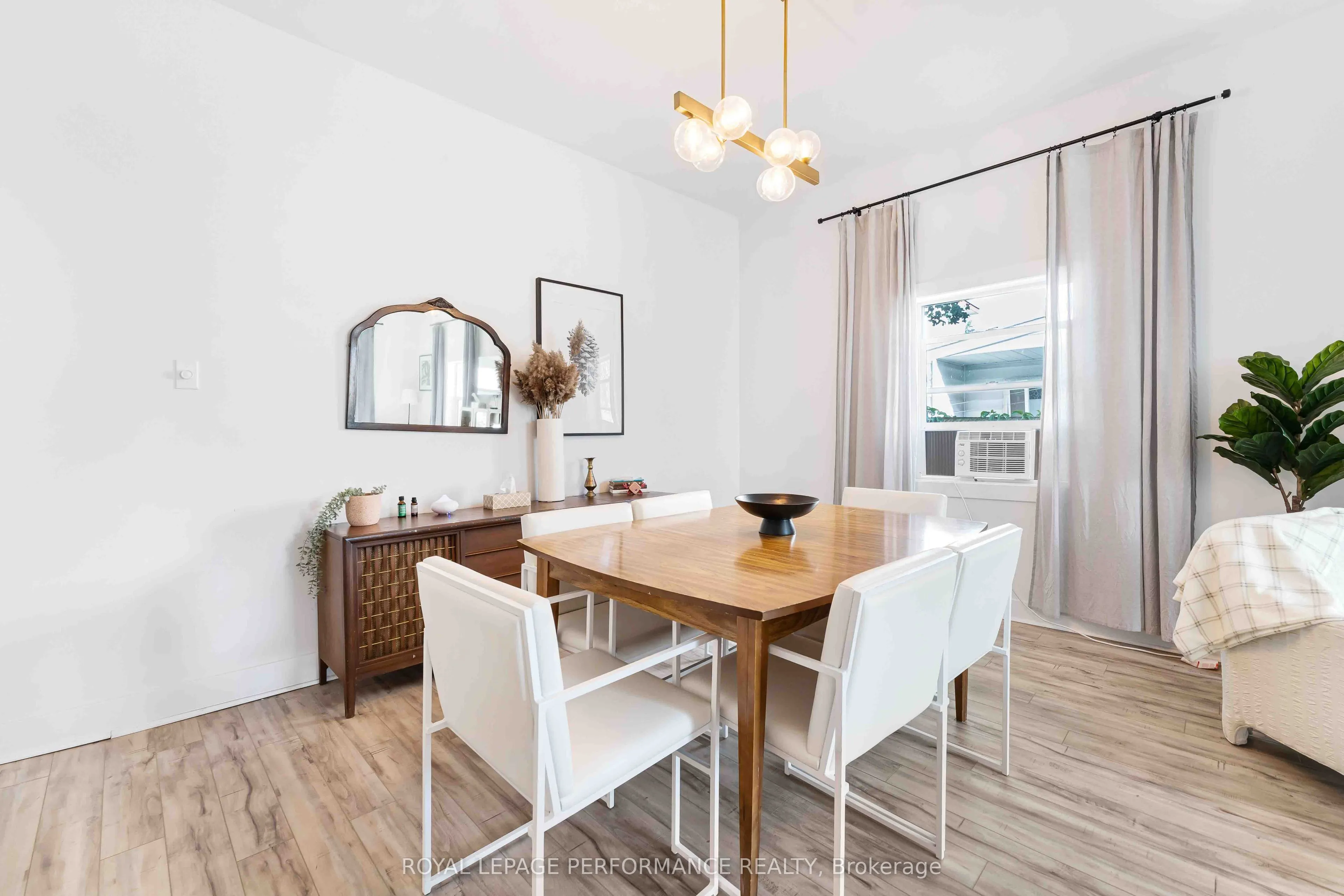 3-5 Mary Street N