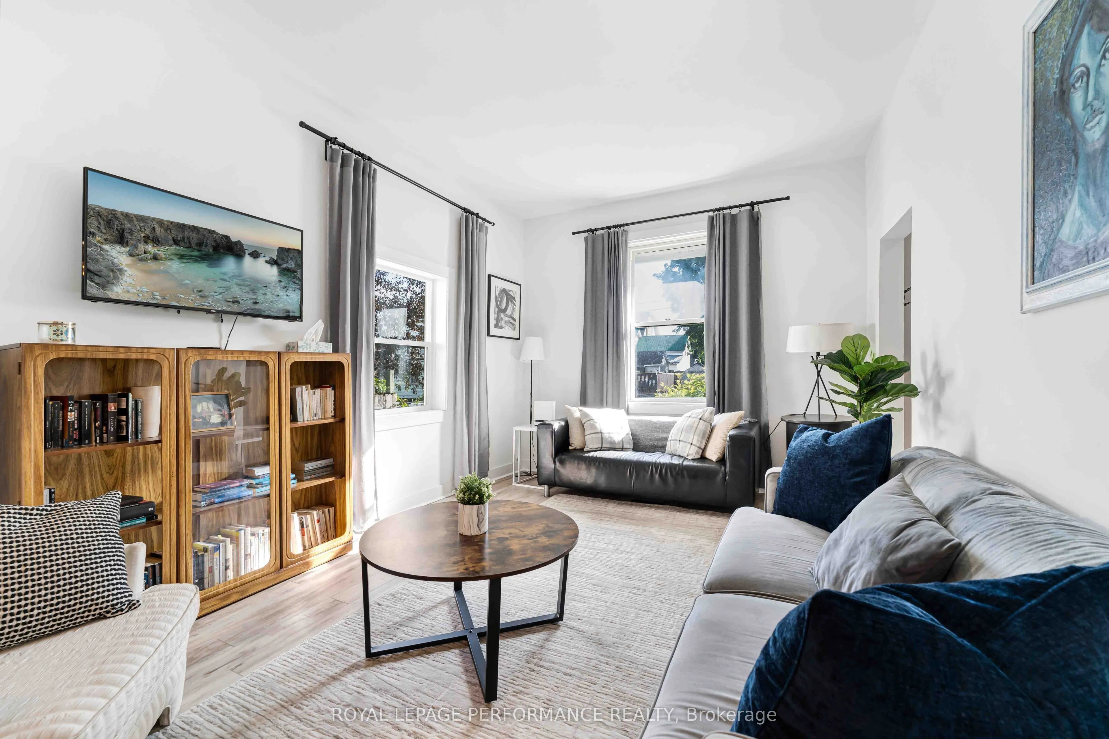 3-5 Mary Street N