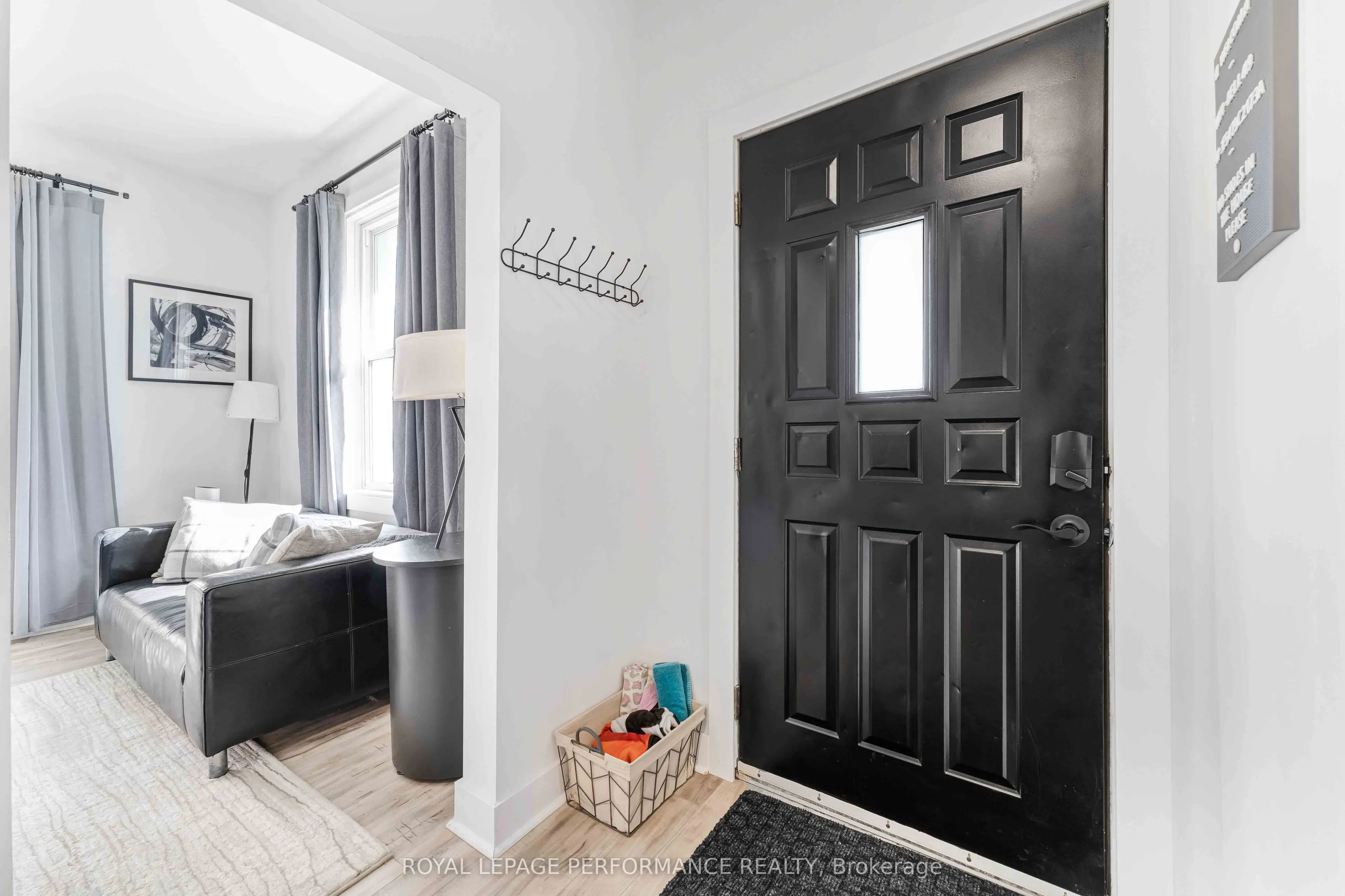 3-5 Mary Street N